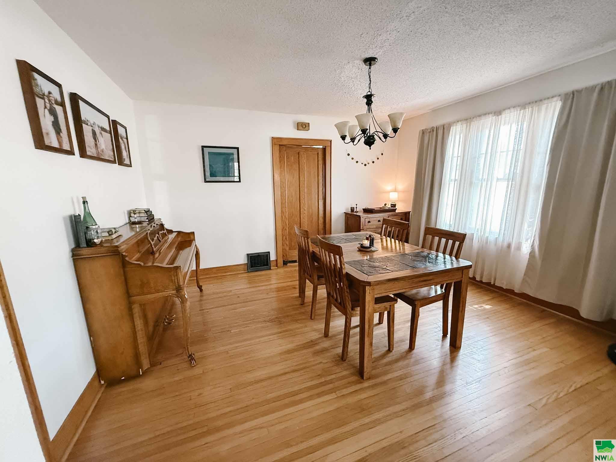 MLS #830000