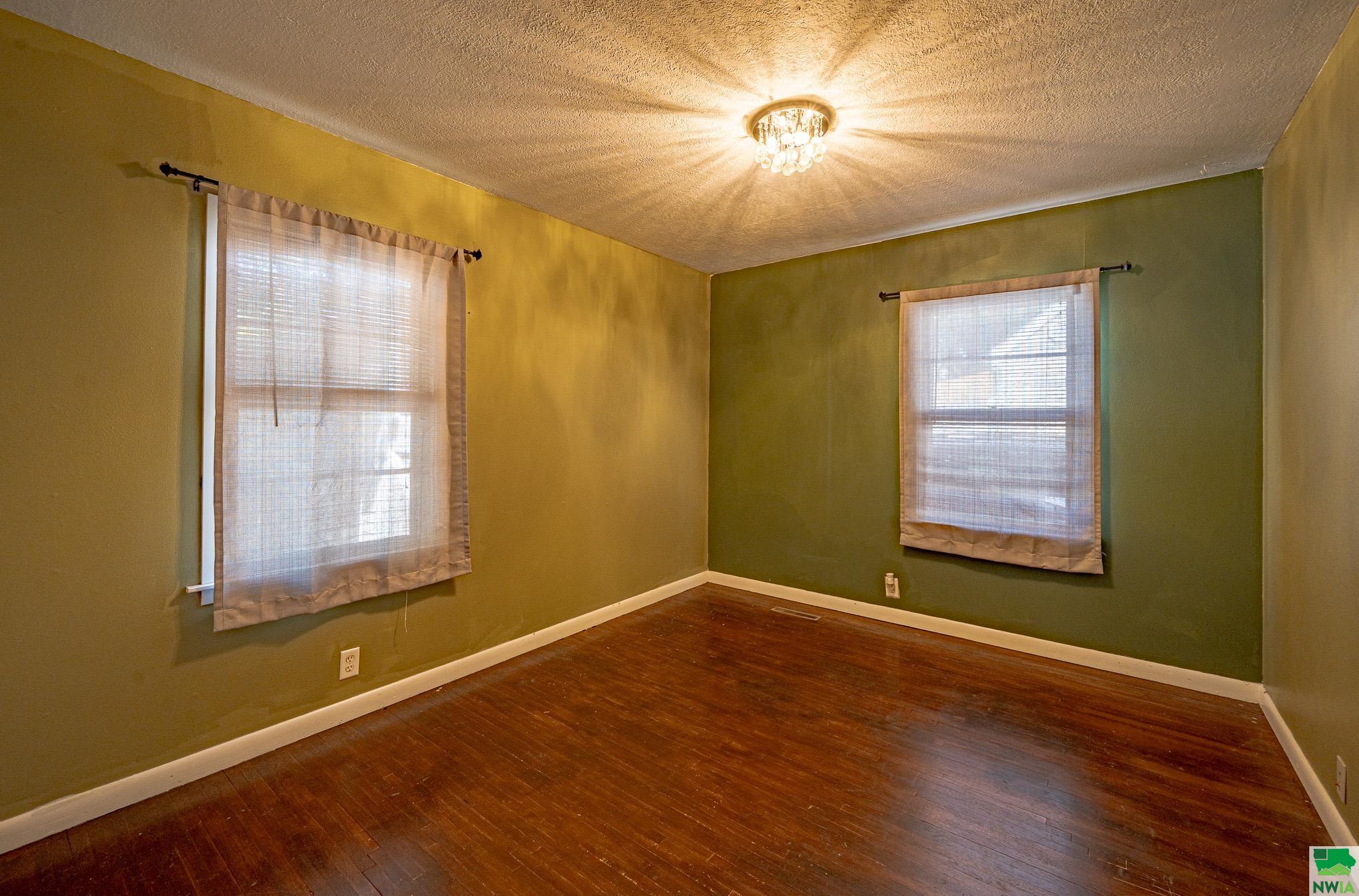 MLS #830005