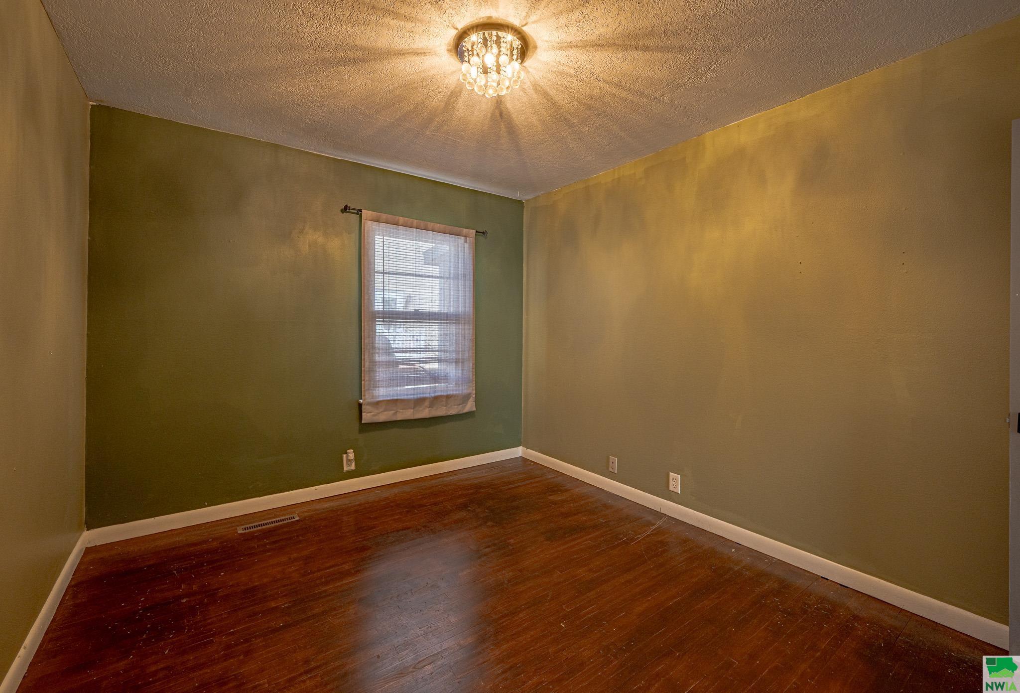MLS #830005