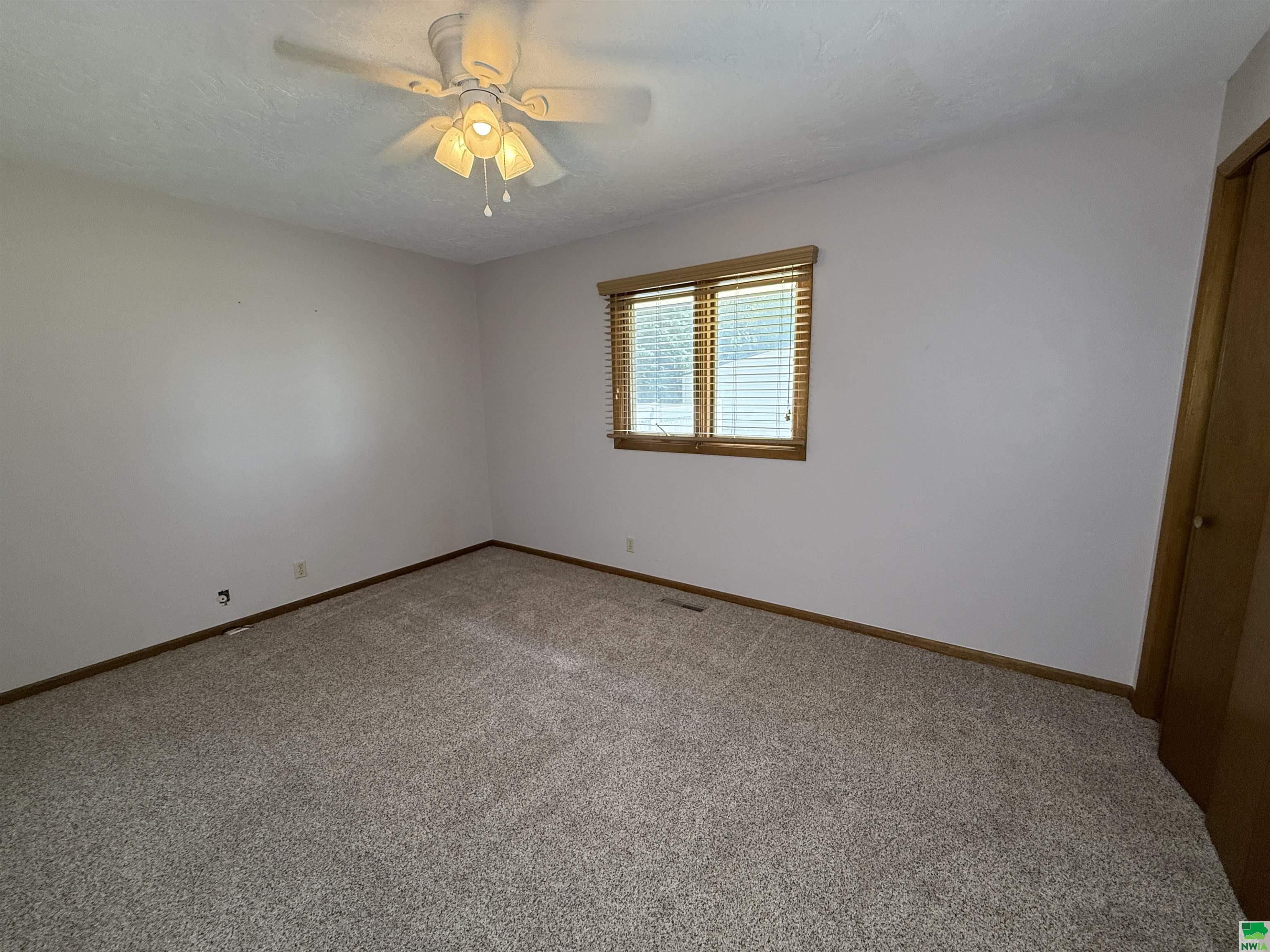 MLS #830008