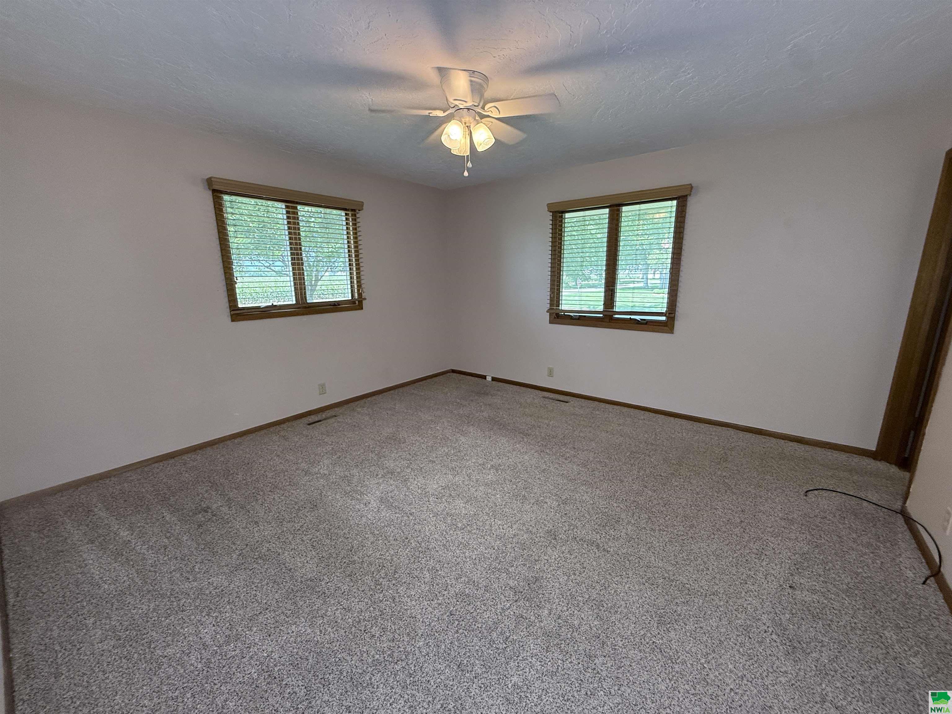 MLS #830008