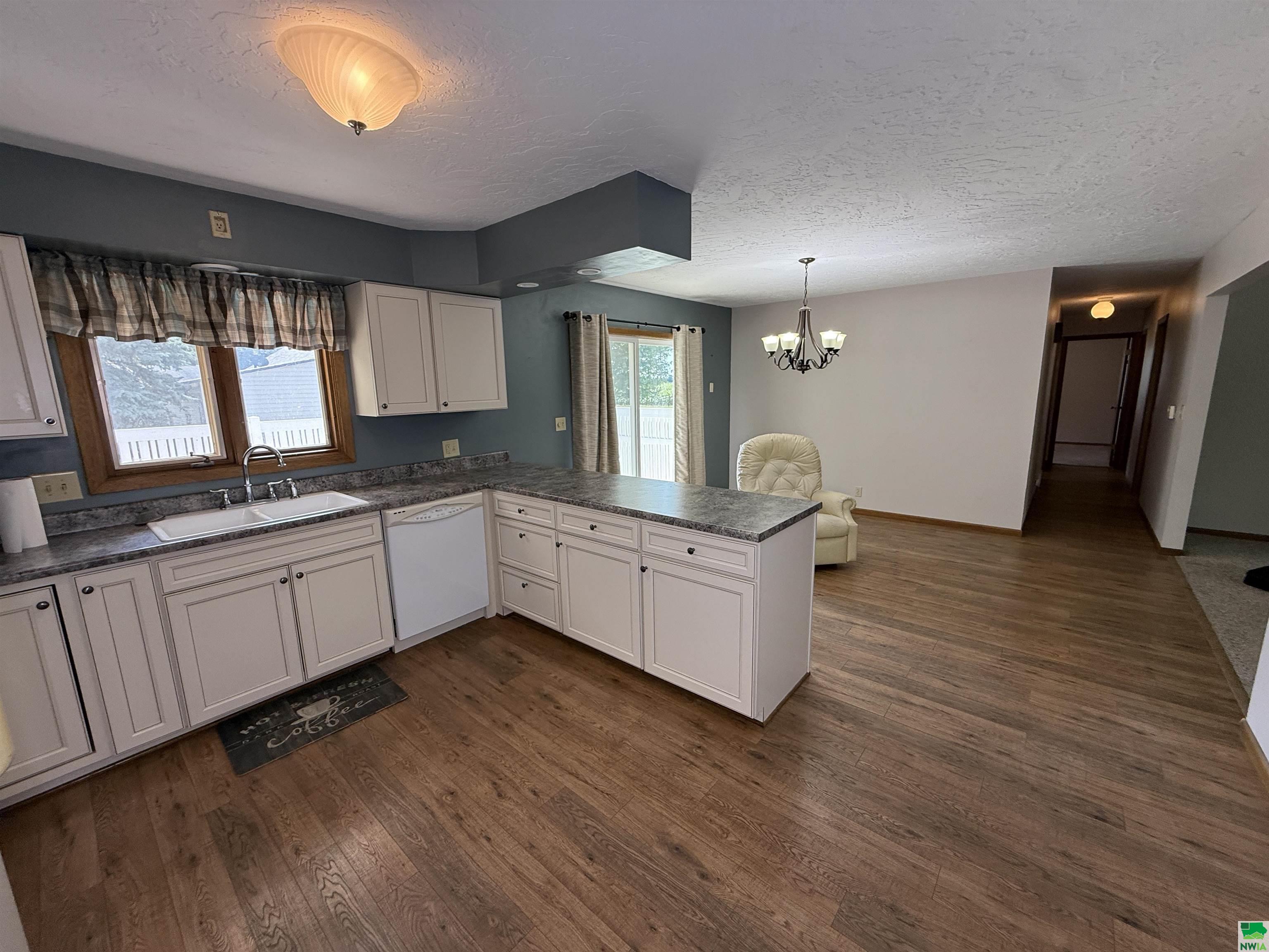 MLS #830008