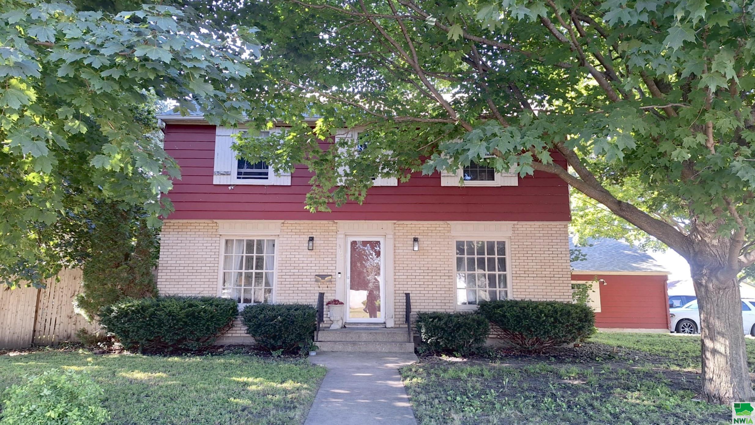 302 BISSELL ST, Laurens, IA 50554 