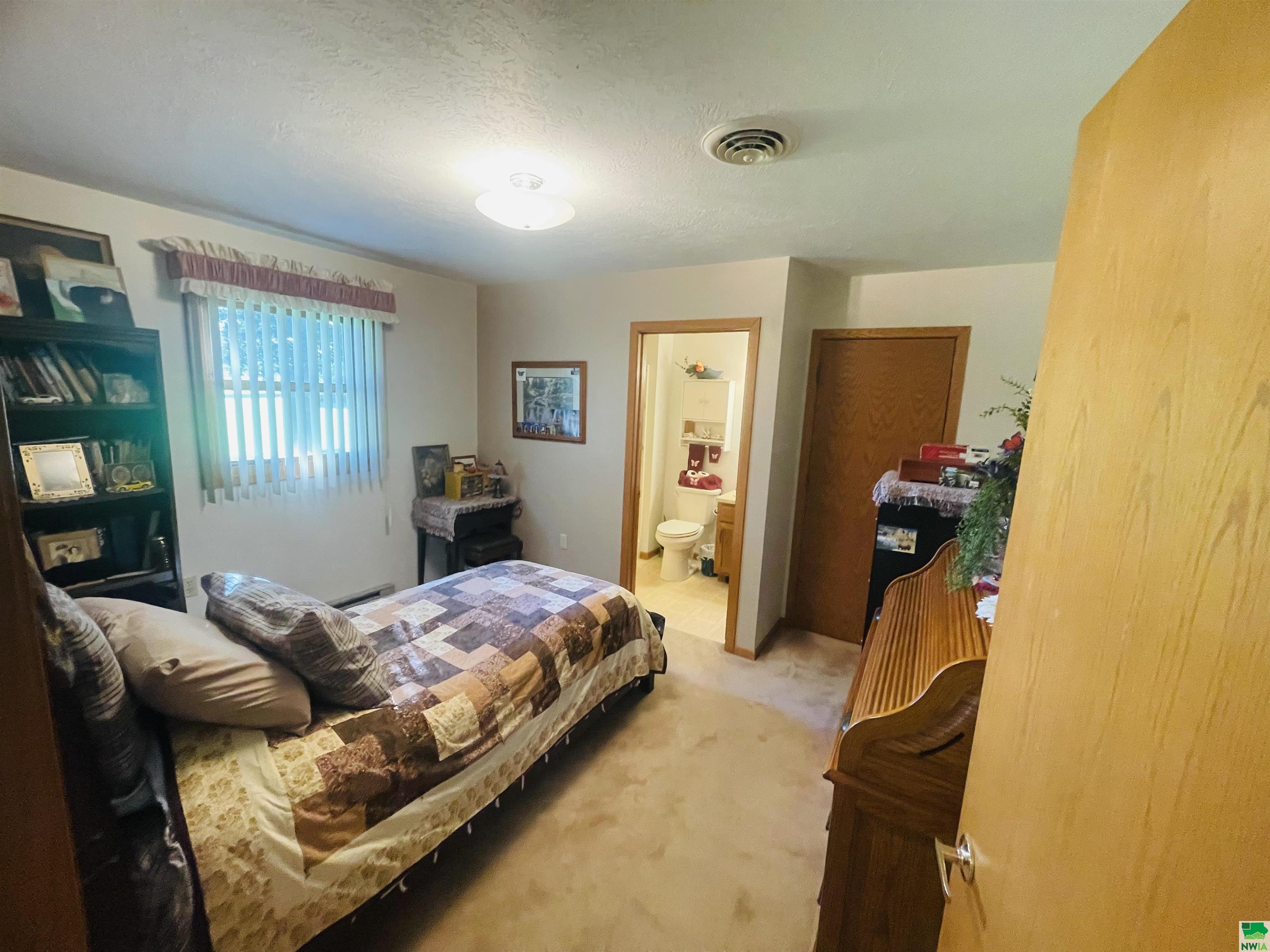 MLS #830032