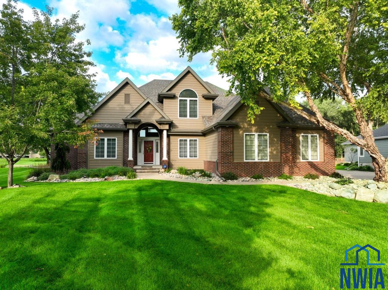 822 Saint Andrews Cir E, Dakota Dunes, SD 57049 