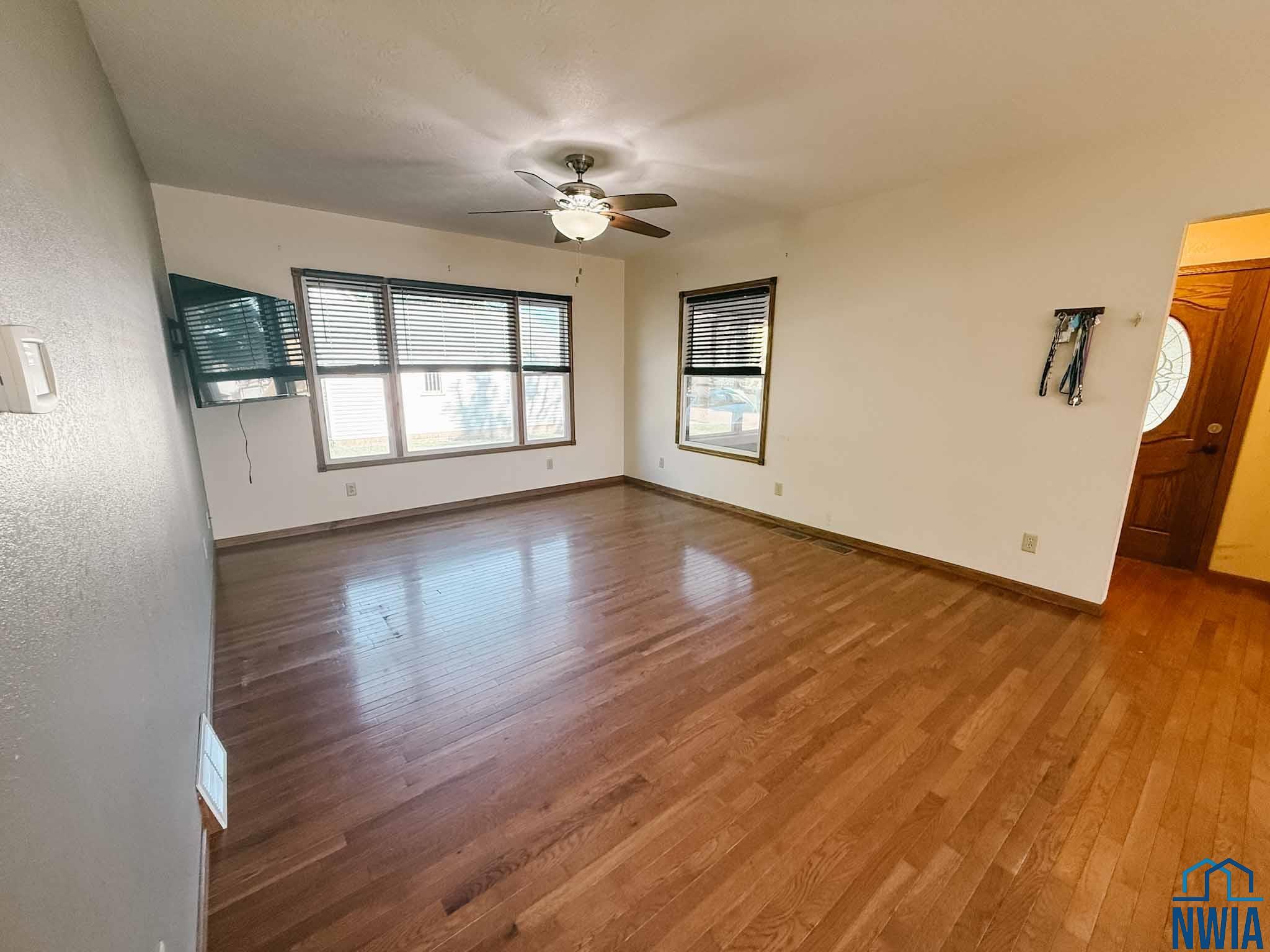 MLS #830045