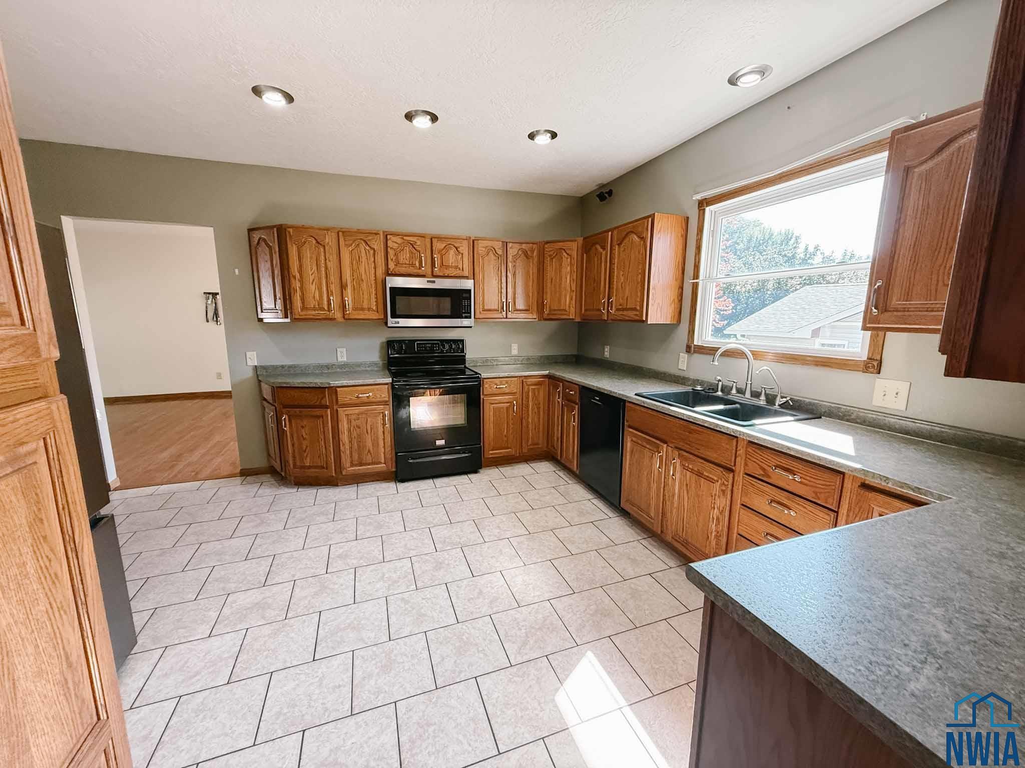 MLS #830045