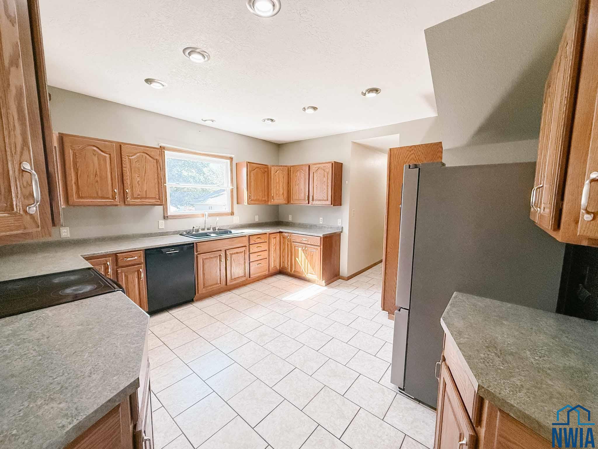 MLS #830045