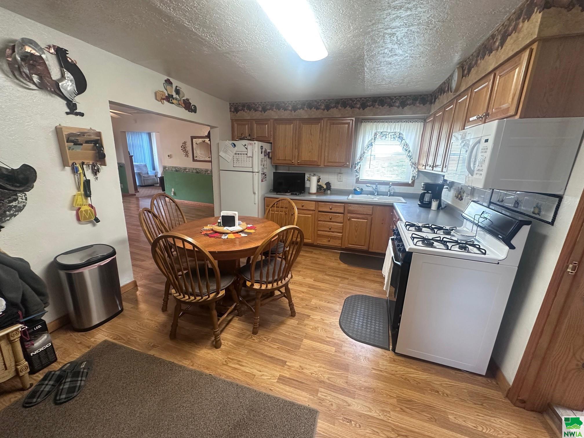 MLS #830052