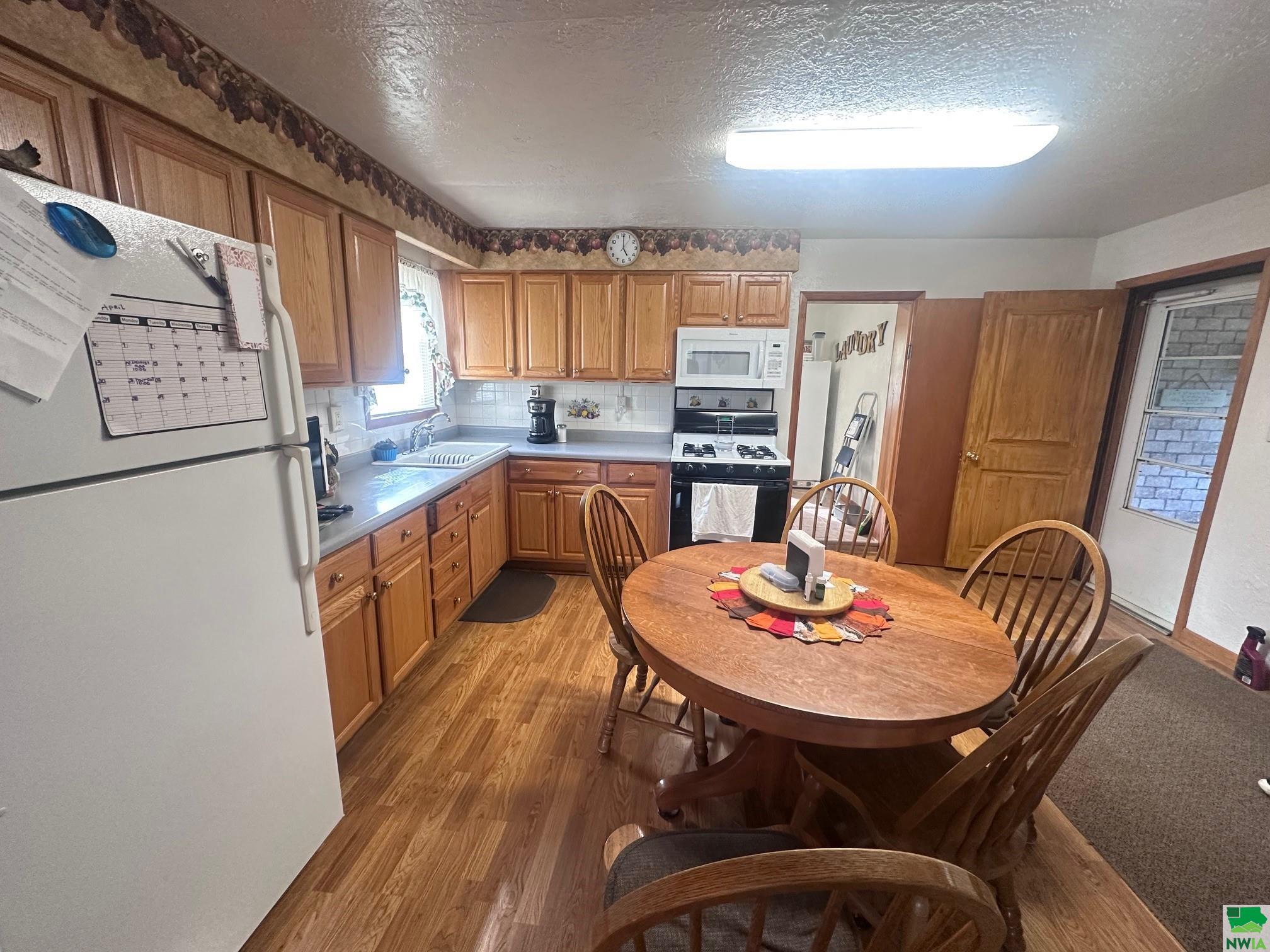 MLS #830052