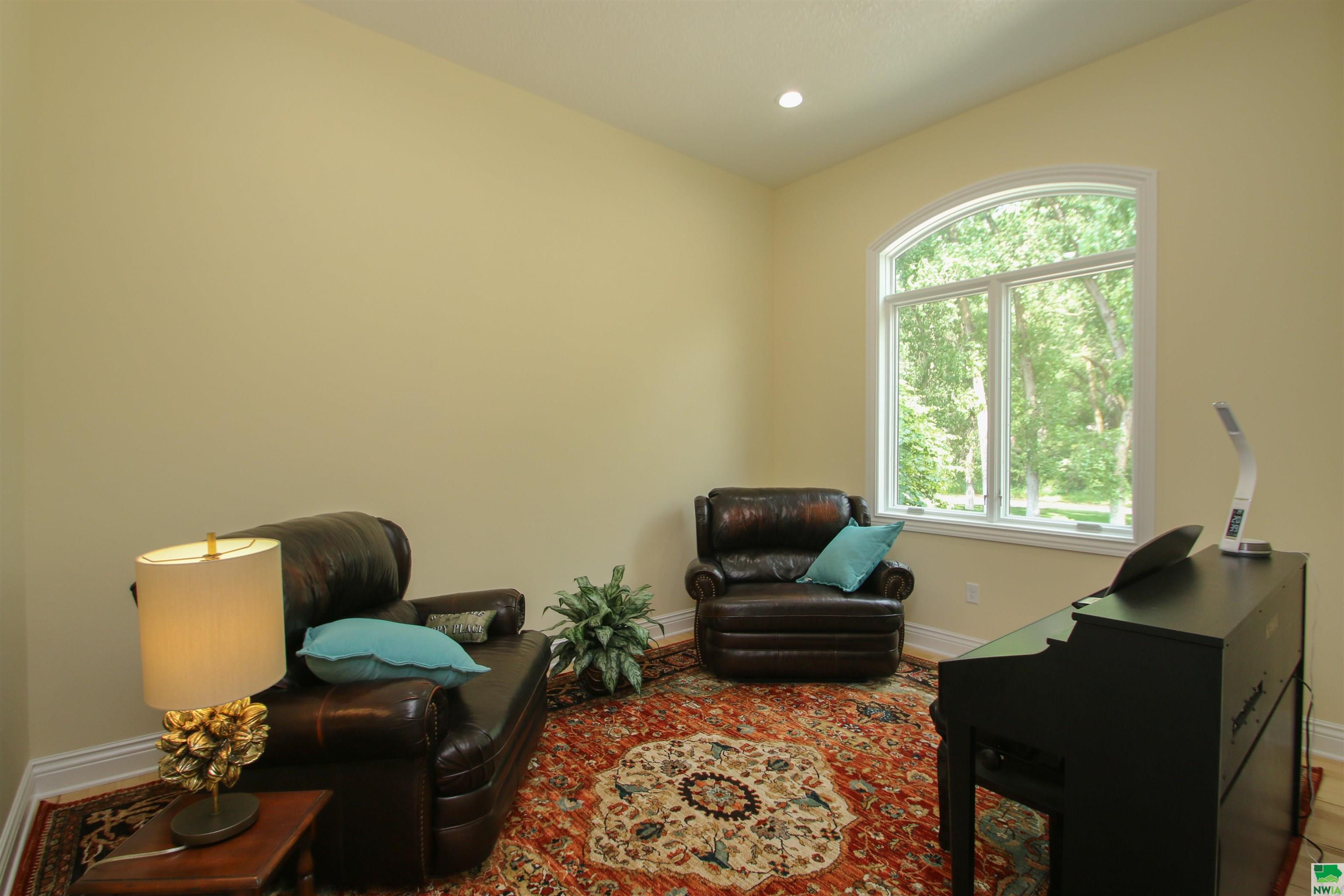 MLS #830056