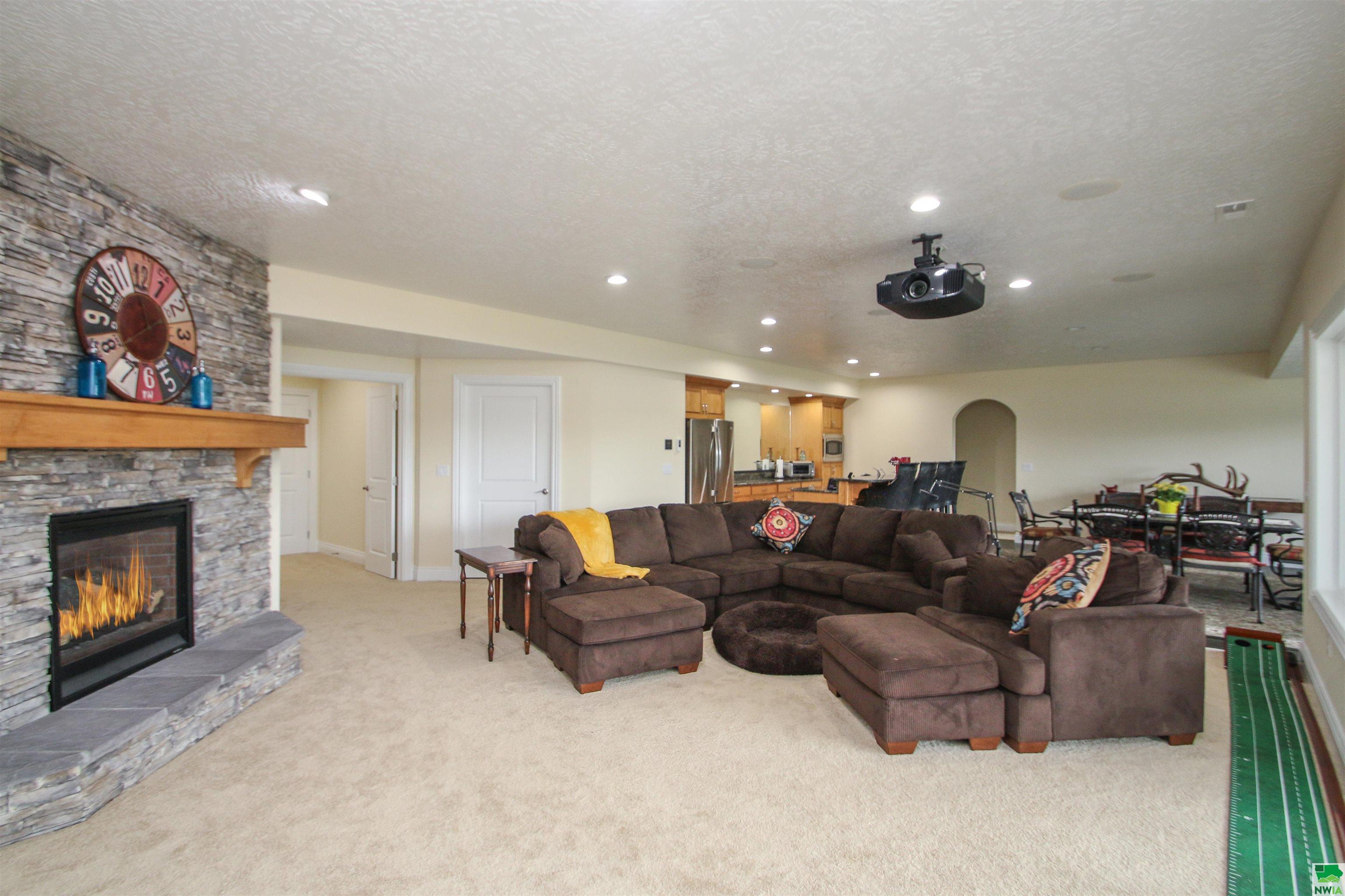 MLS #830056