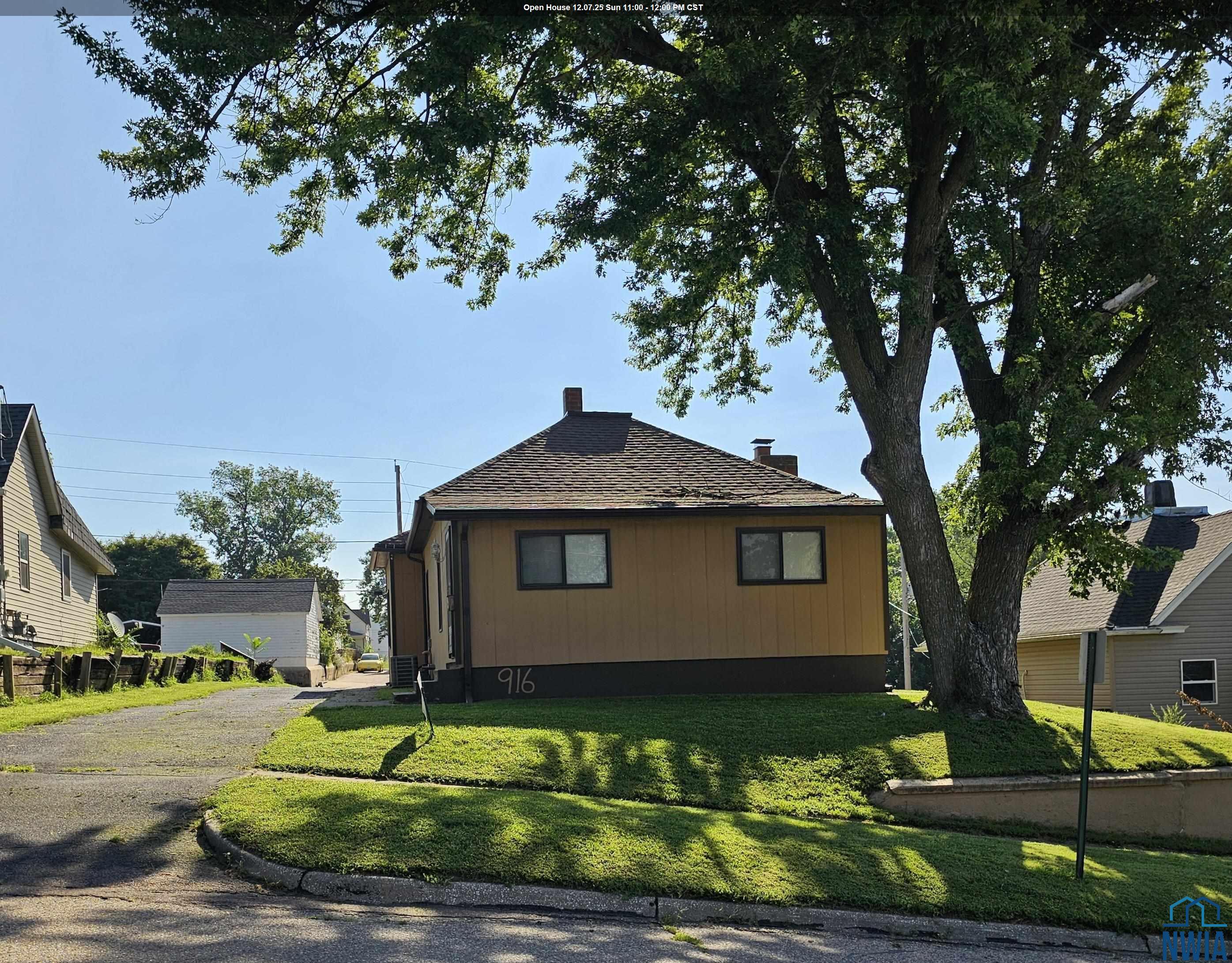 916 Helen Street S, Sioux City, IA 51106 