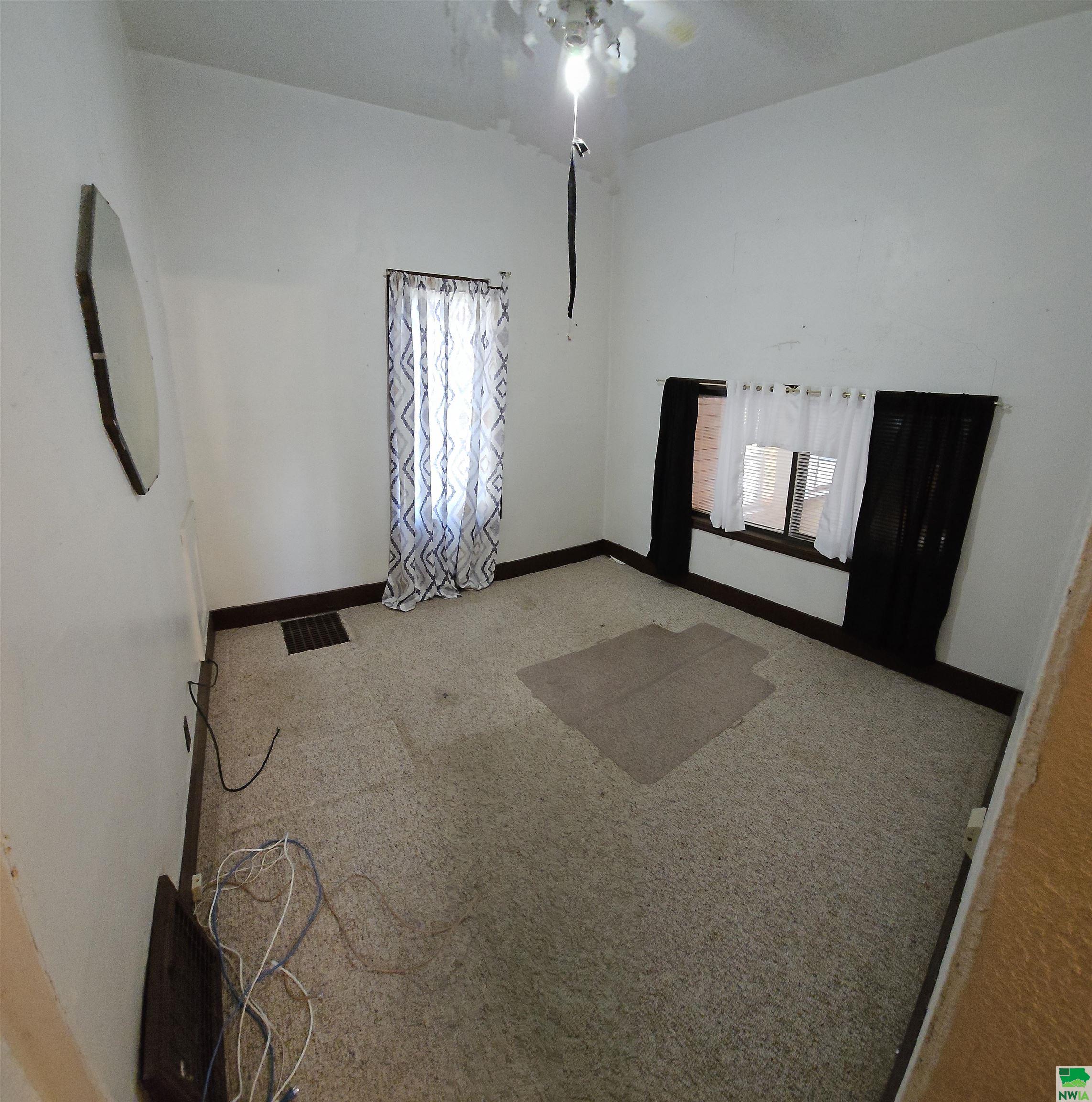 MLS #830058