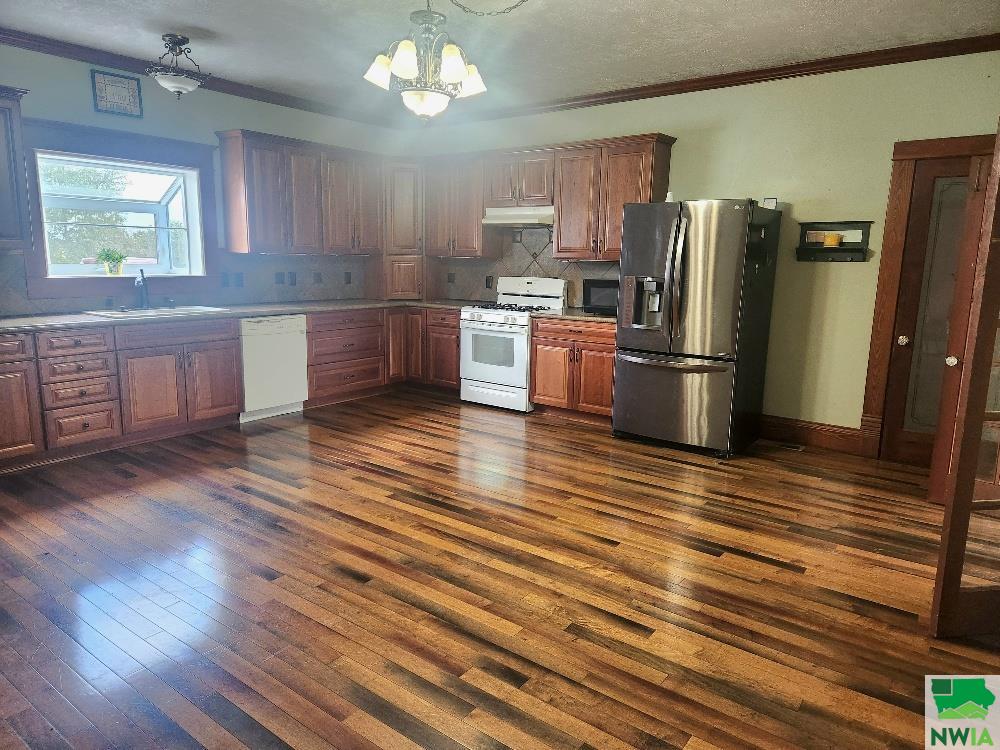 MLS #830060