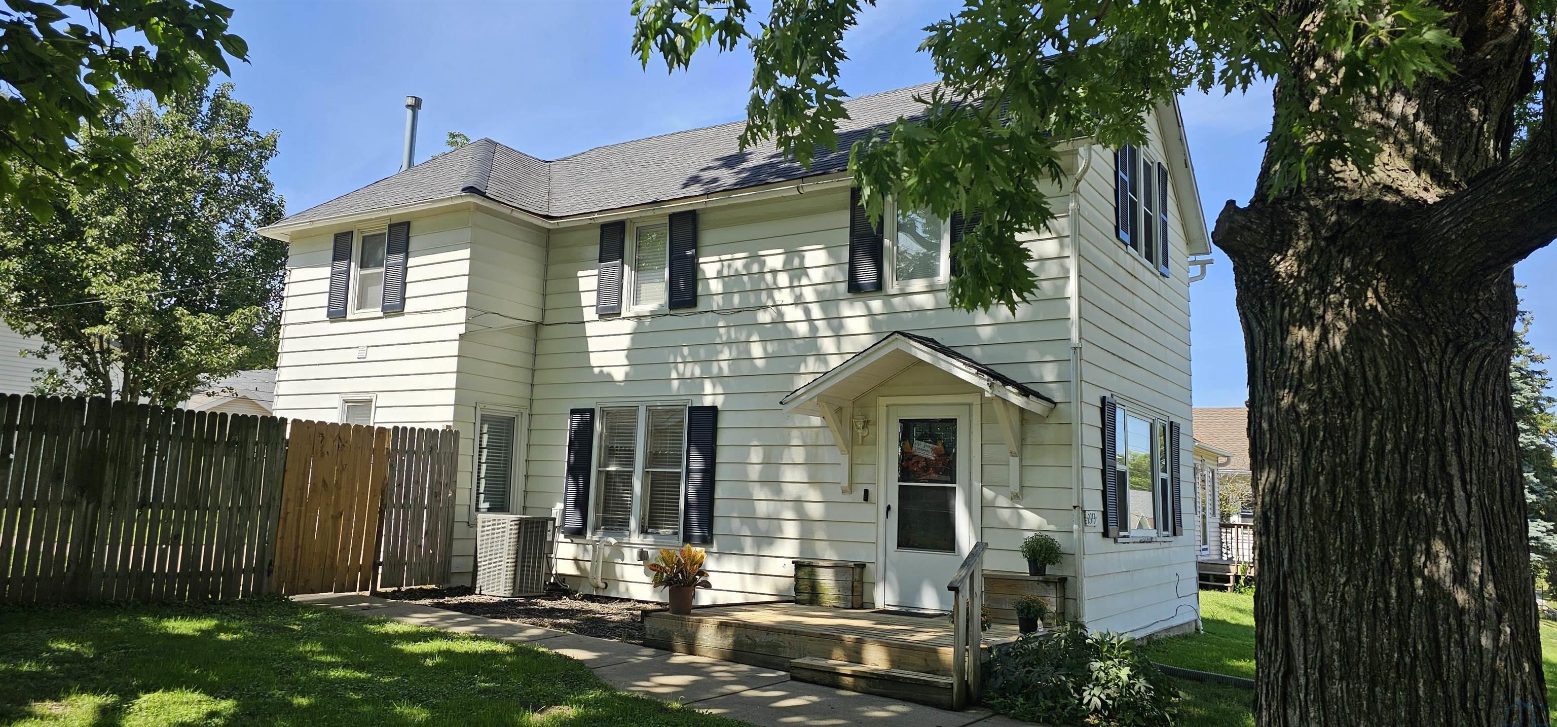 2313 ROYCE ST S, Sioux City, IA 51106 