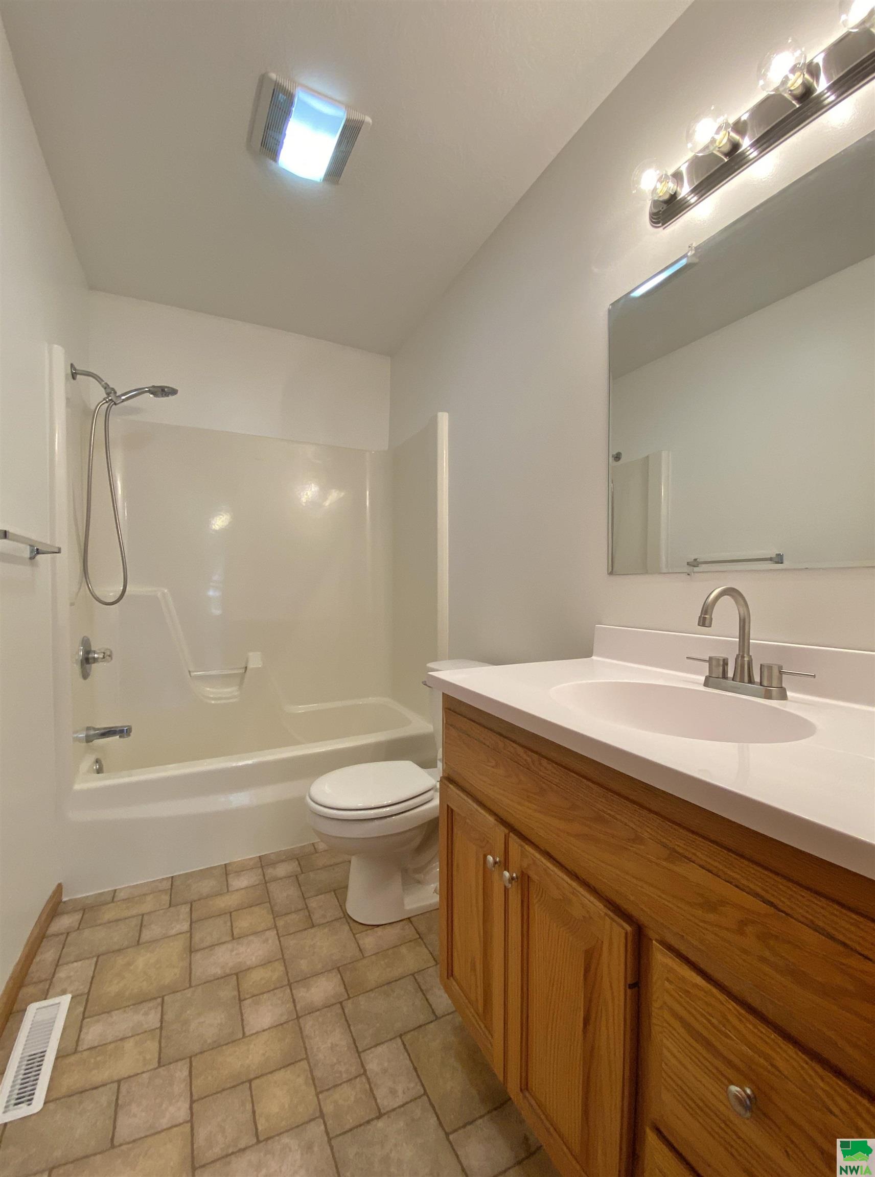 MLS #830064