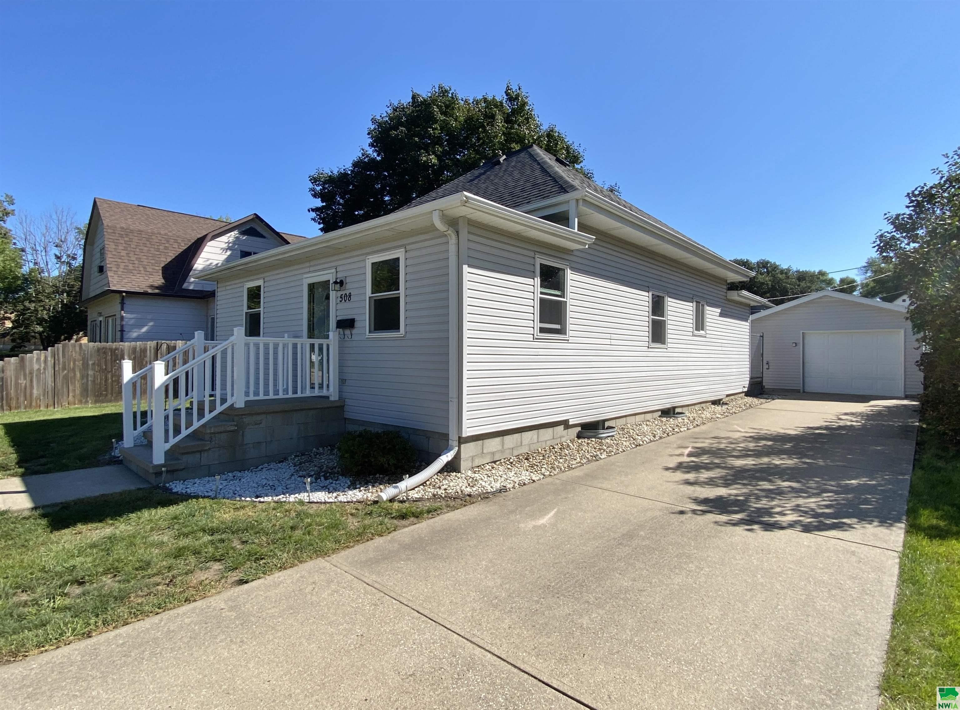 MLS #830064