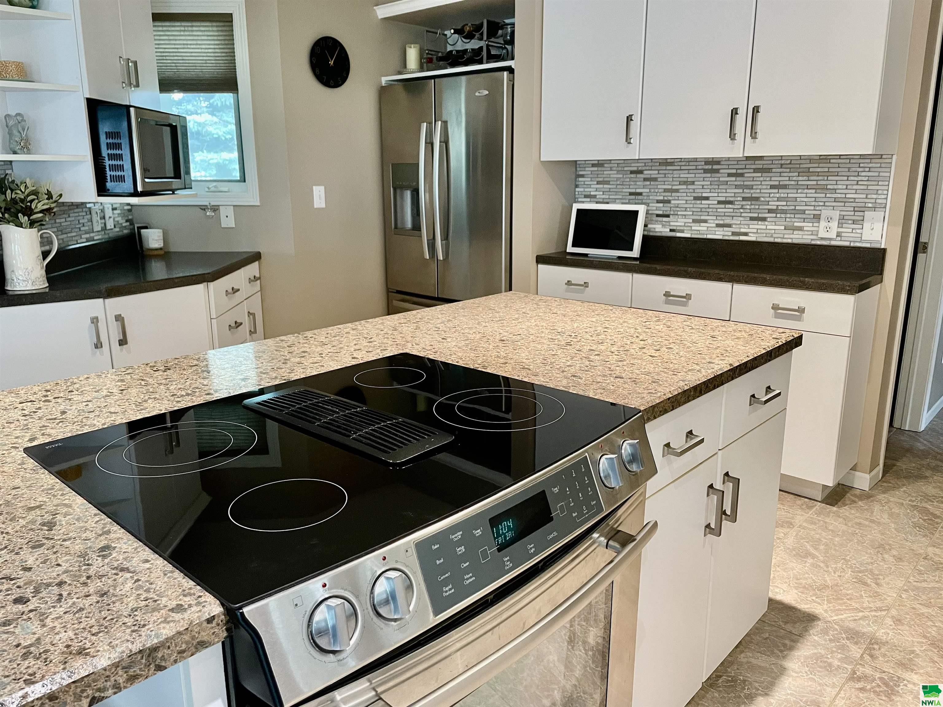 MLS #830074