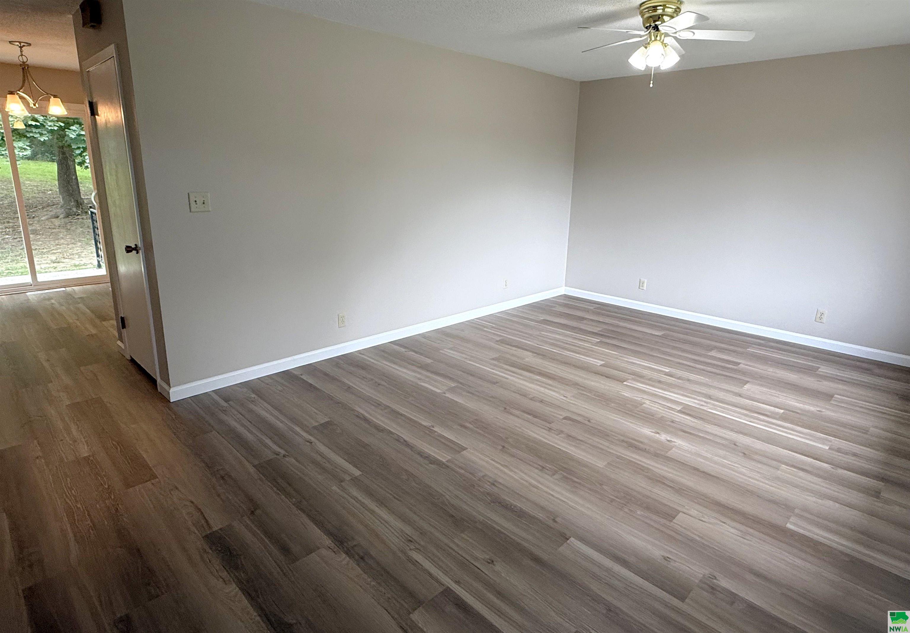 MLS #830077