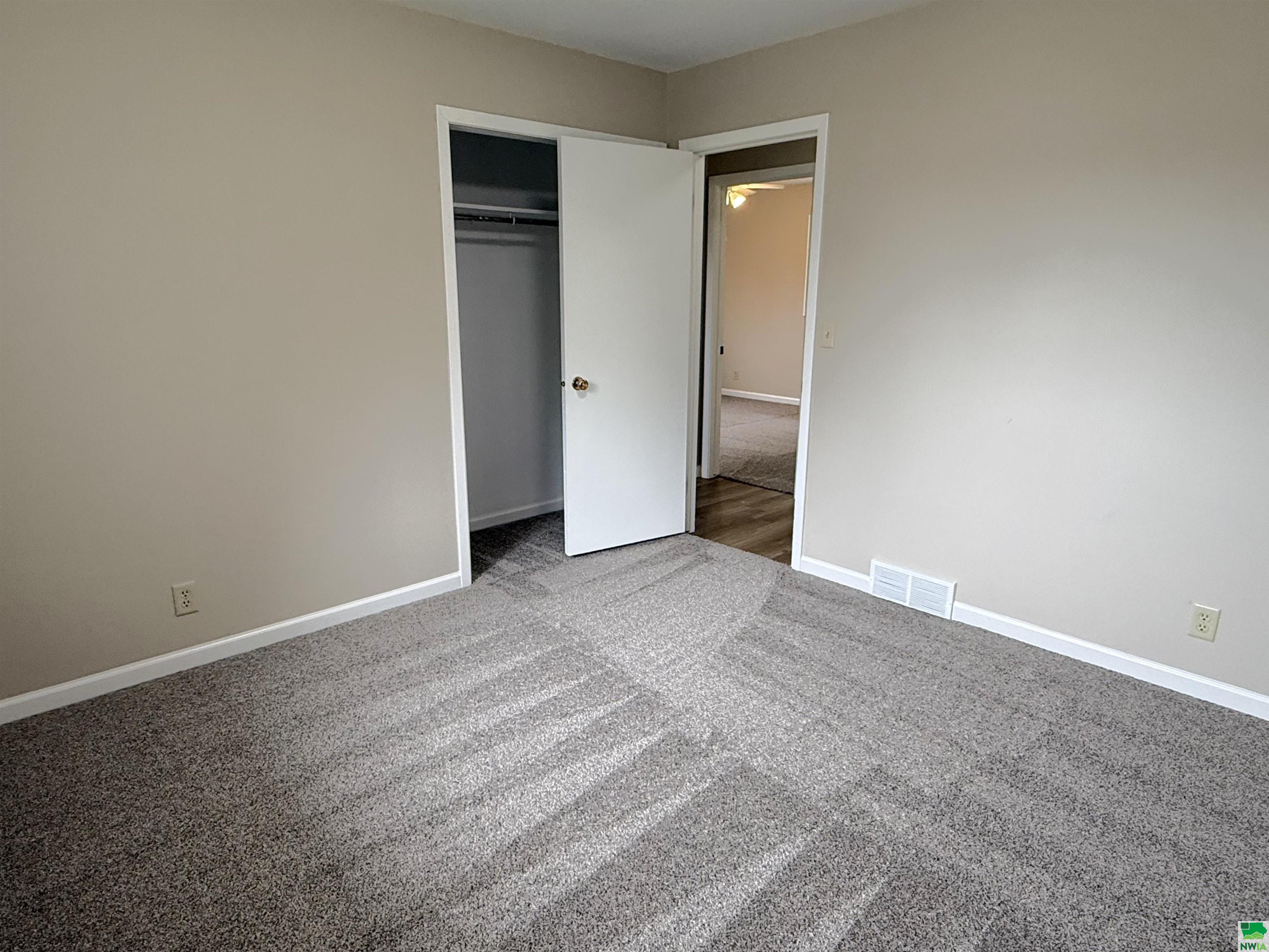 MLS #830077