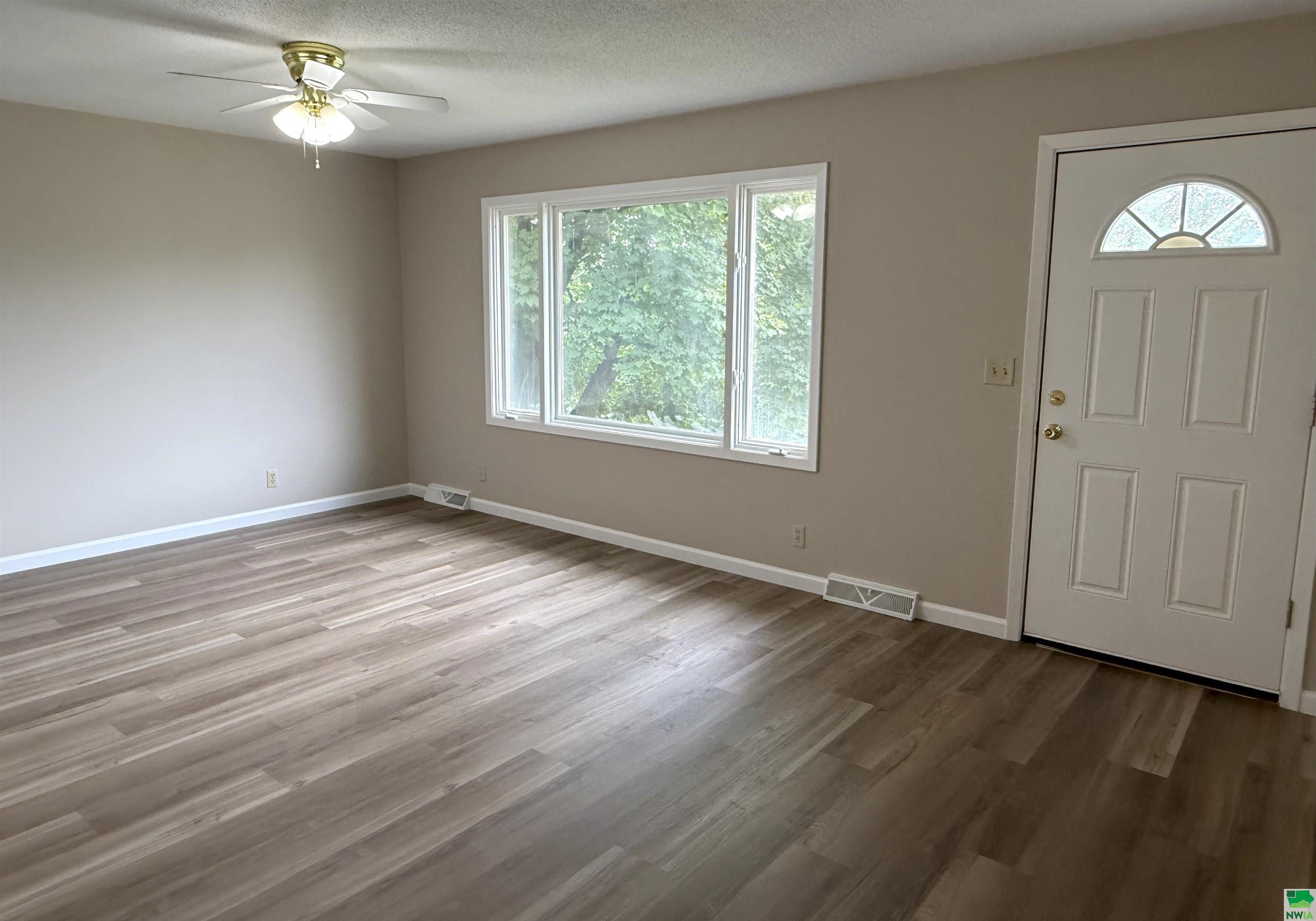 MLS #830077