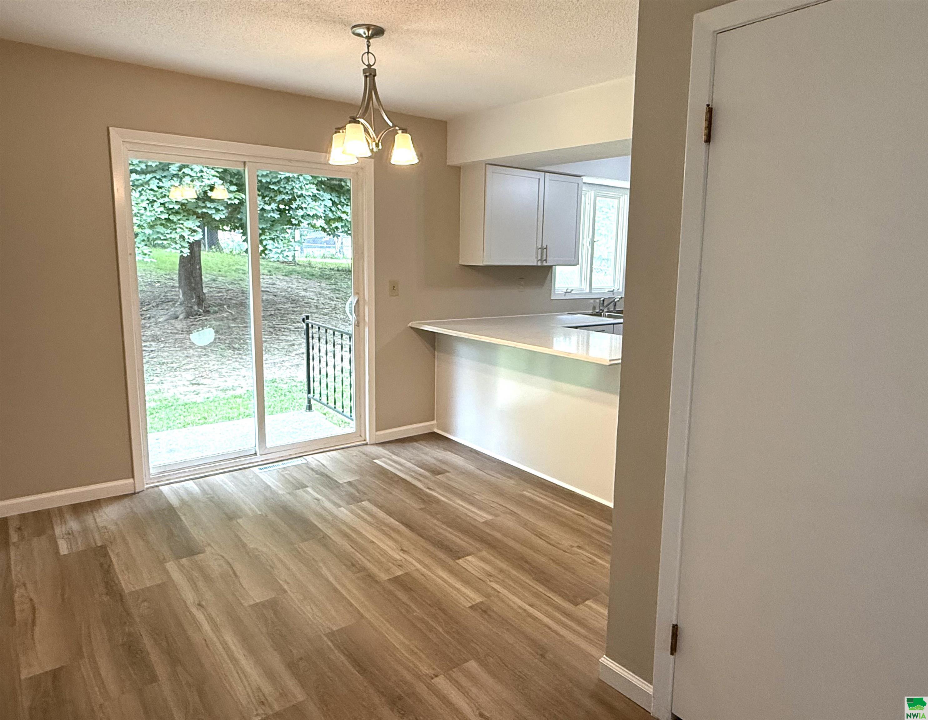 MLS #830077