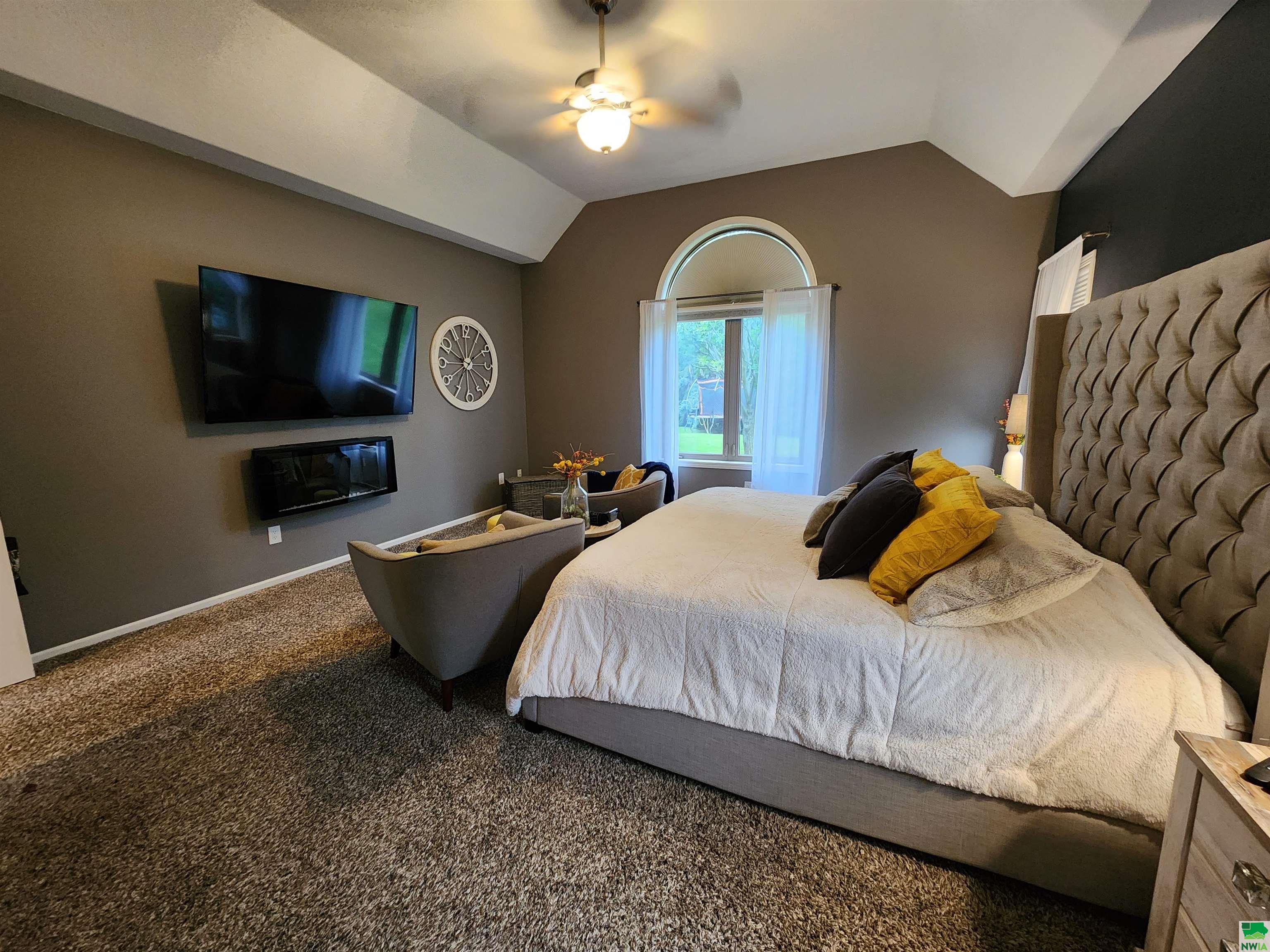 MLS #830085
