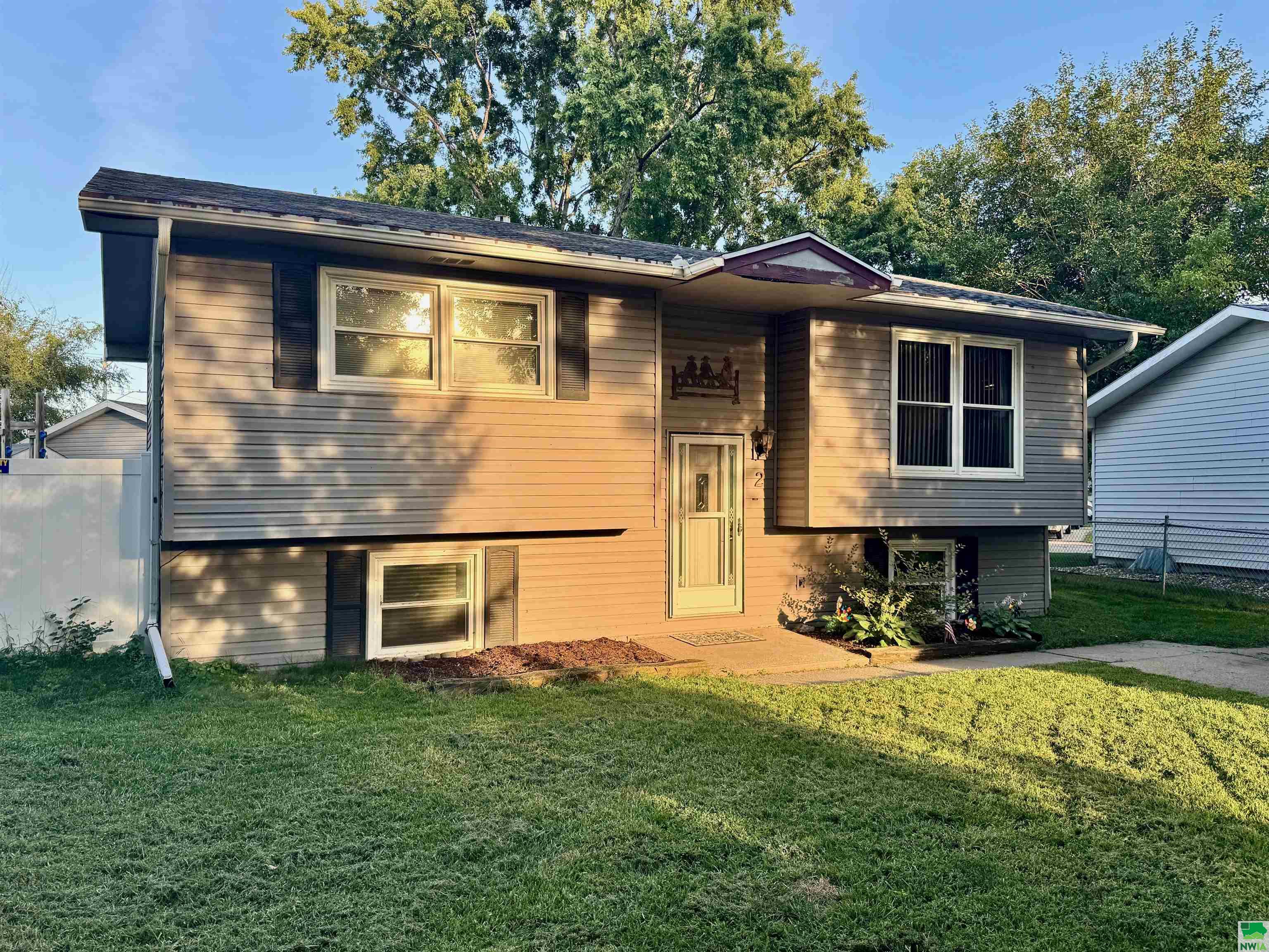 MLS #830087