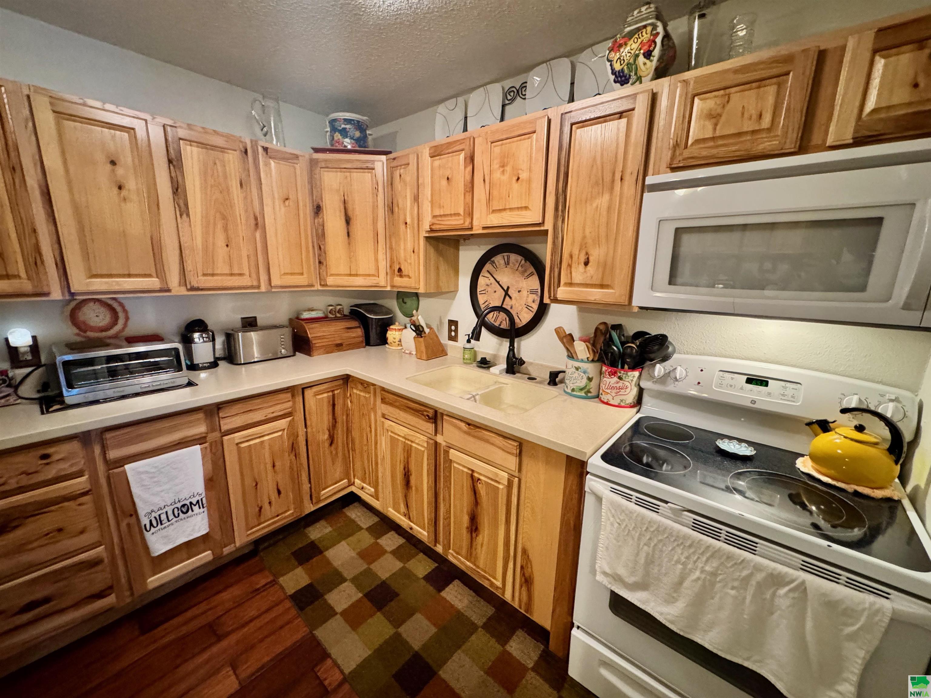 MLS #830087