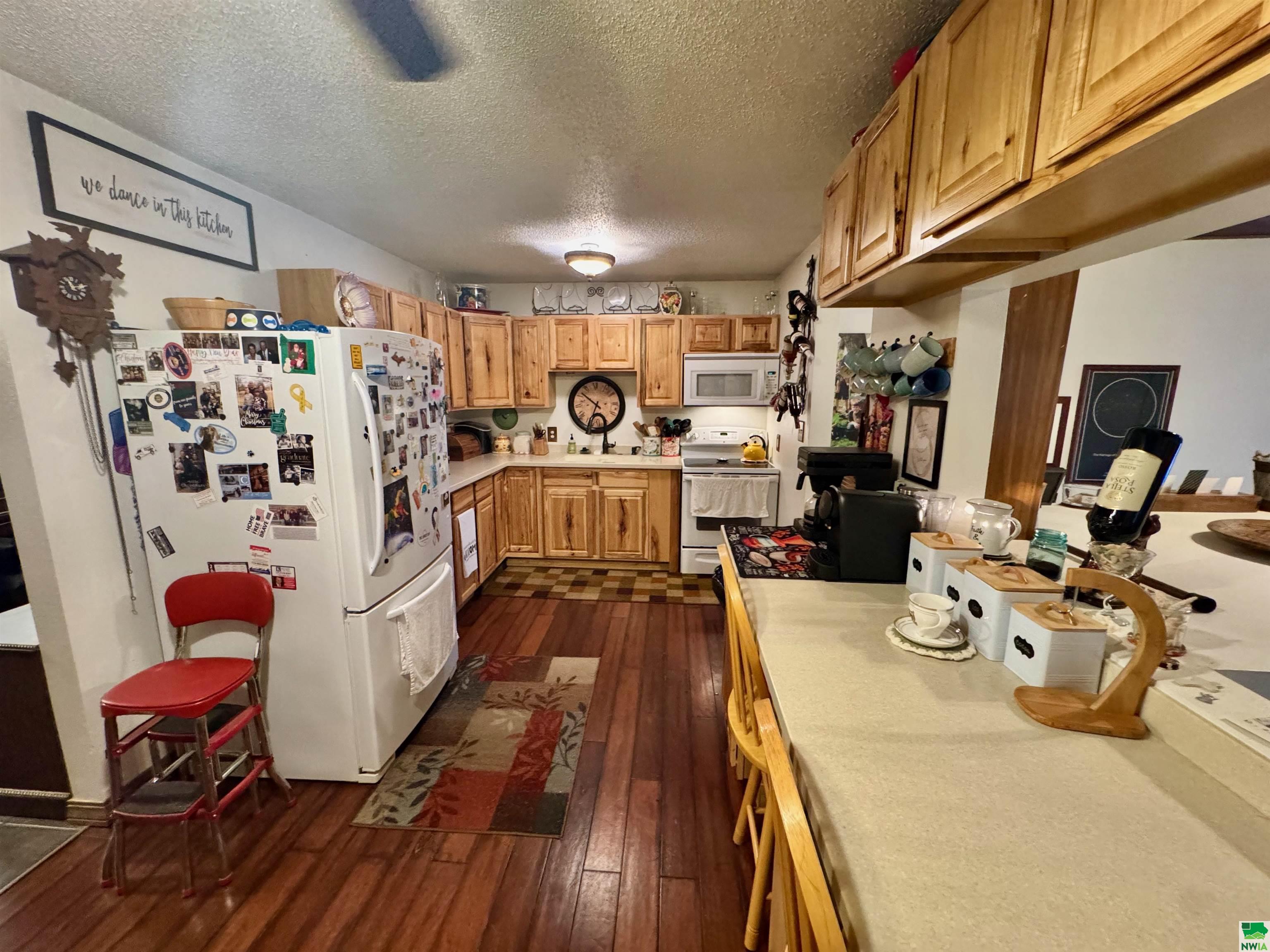 MLS #830087