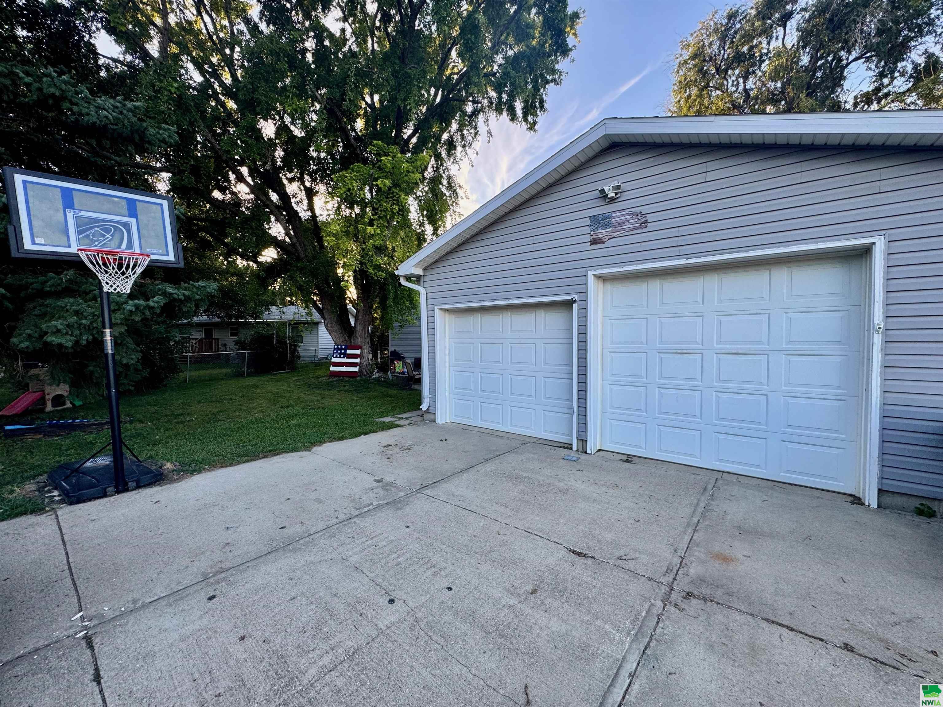 MLS #830087