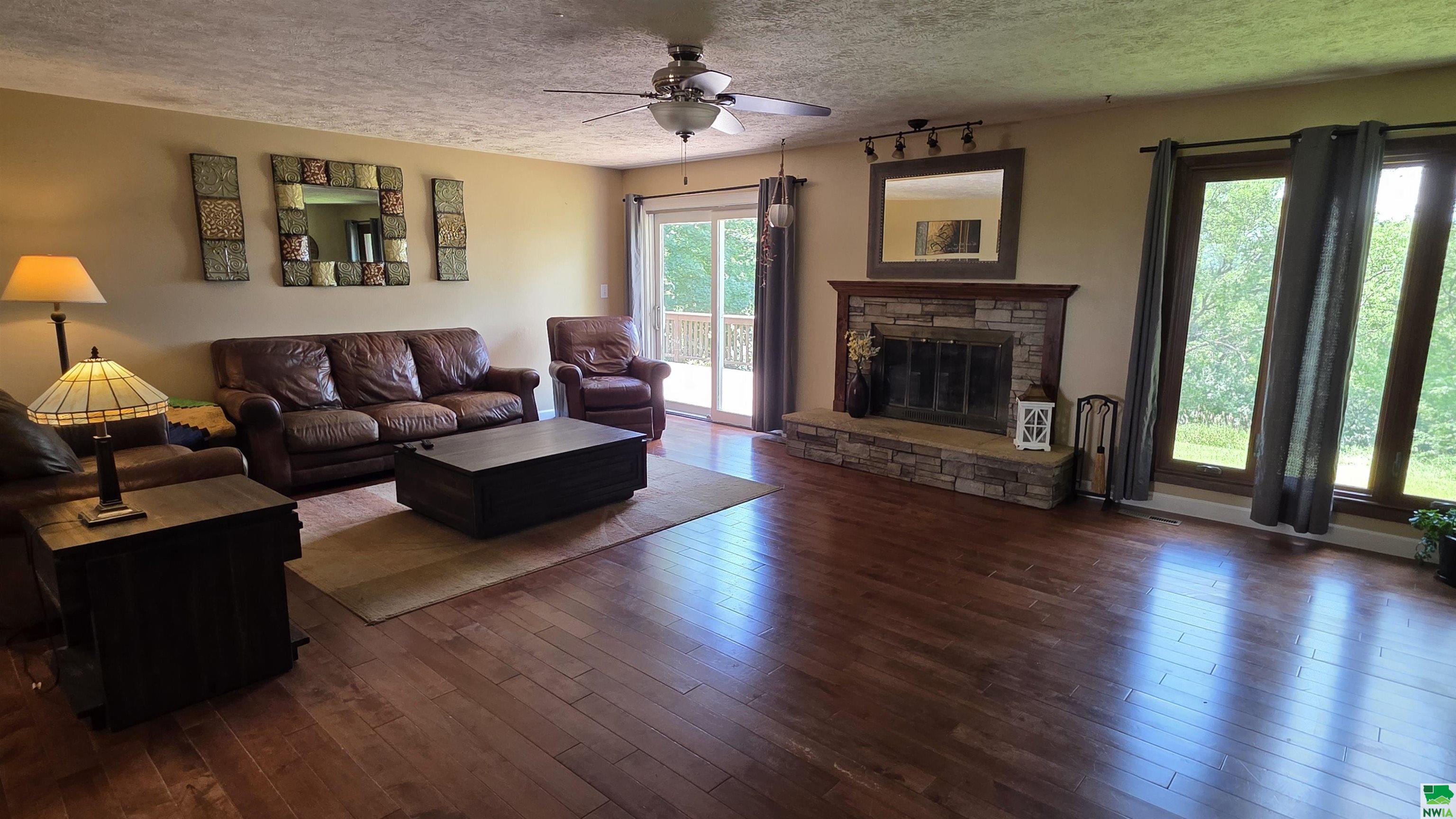 MLS #830090