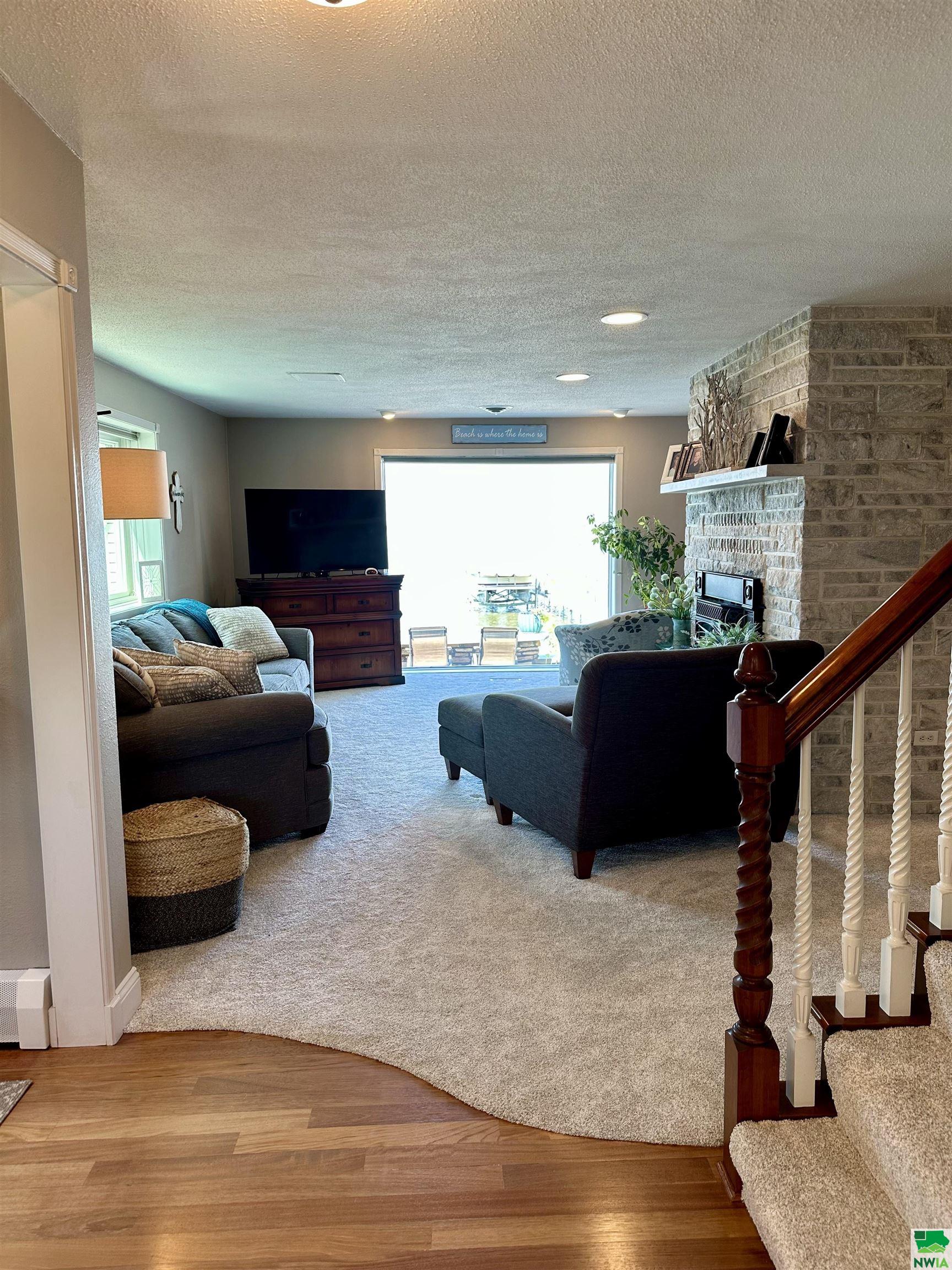 MLS #830094