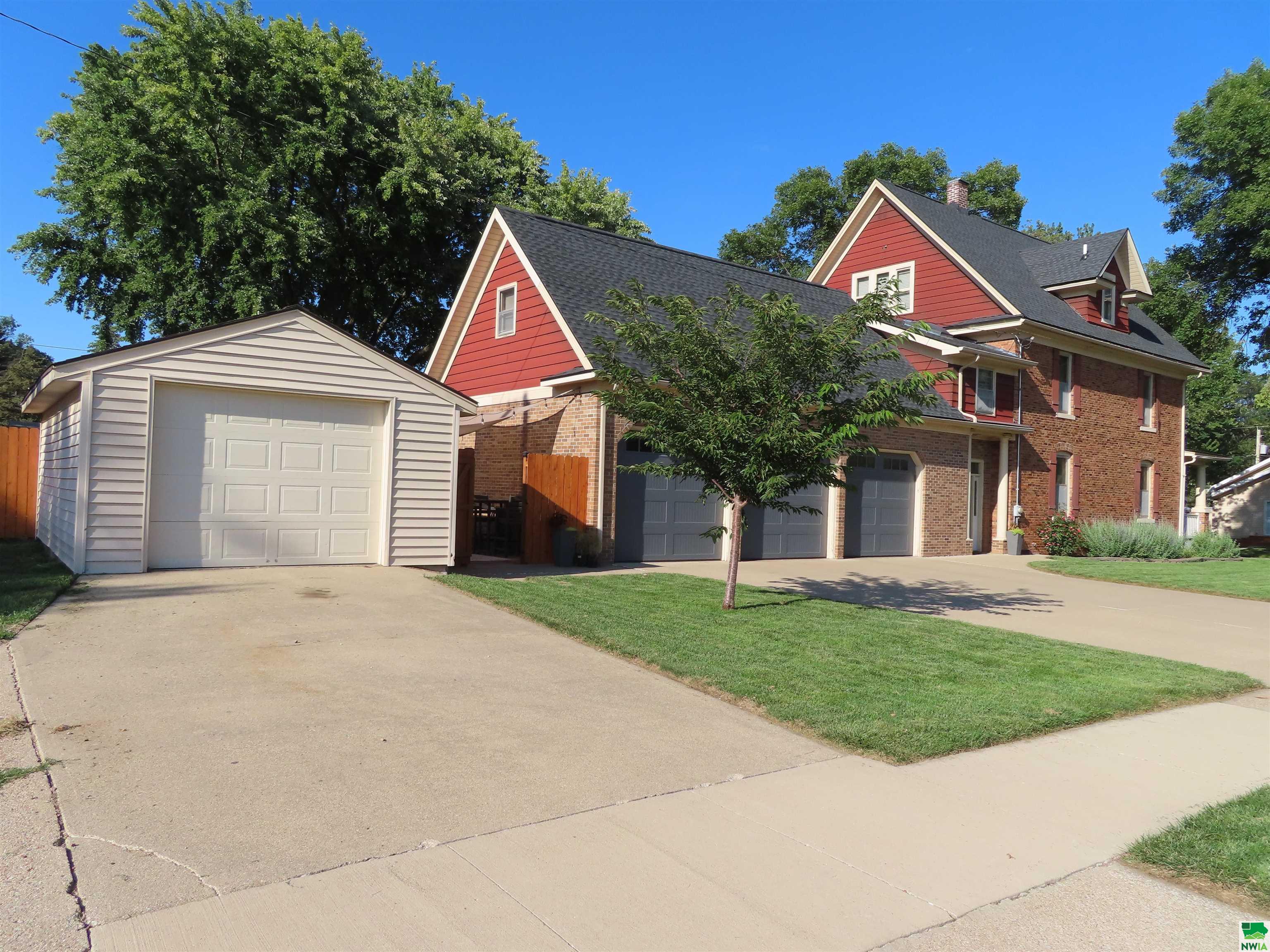 4003 Jefferson Street, Sioux City, IA 51108 
