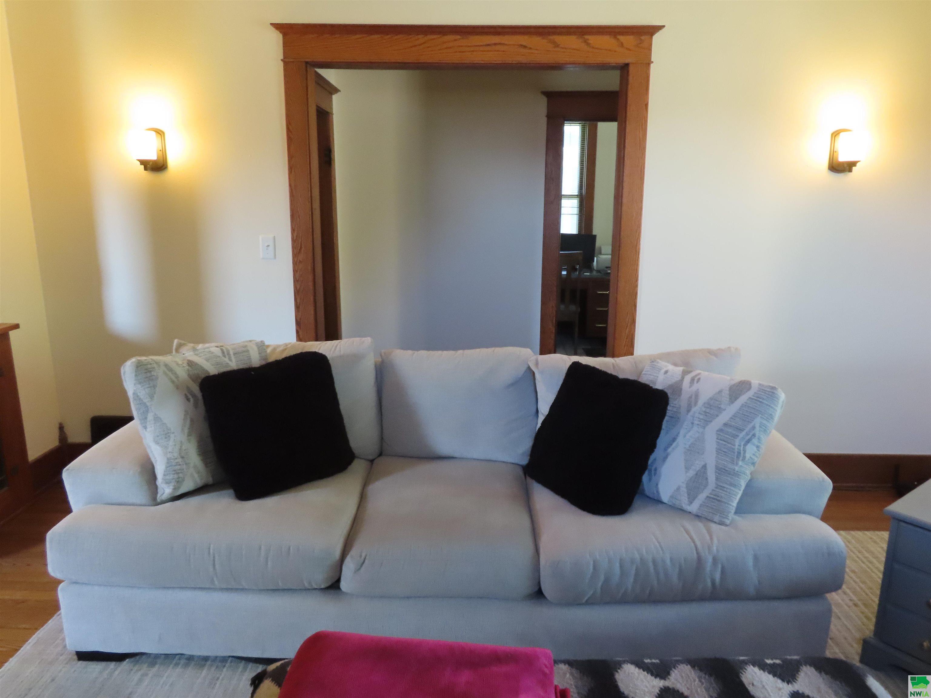 MLS #830095