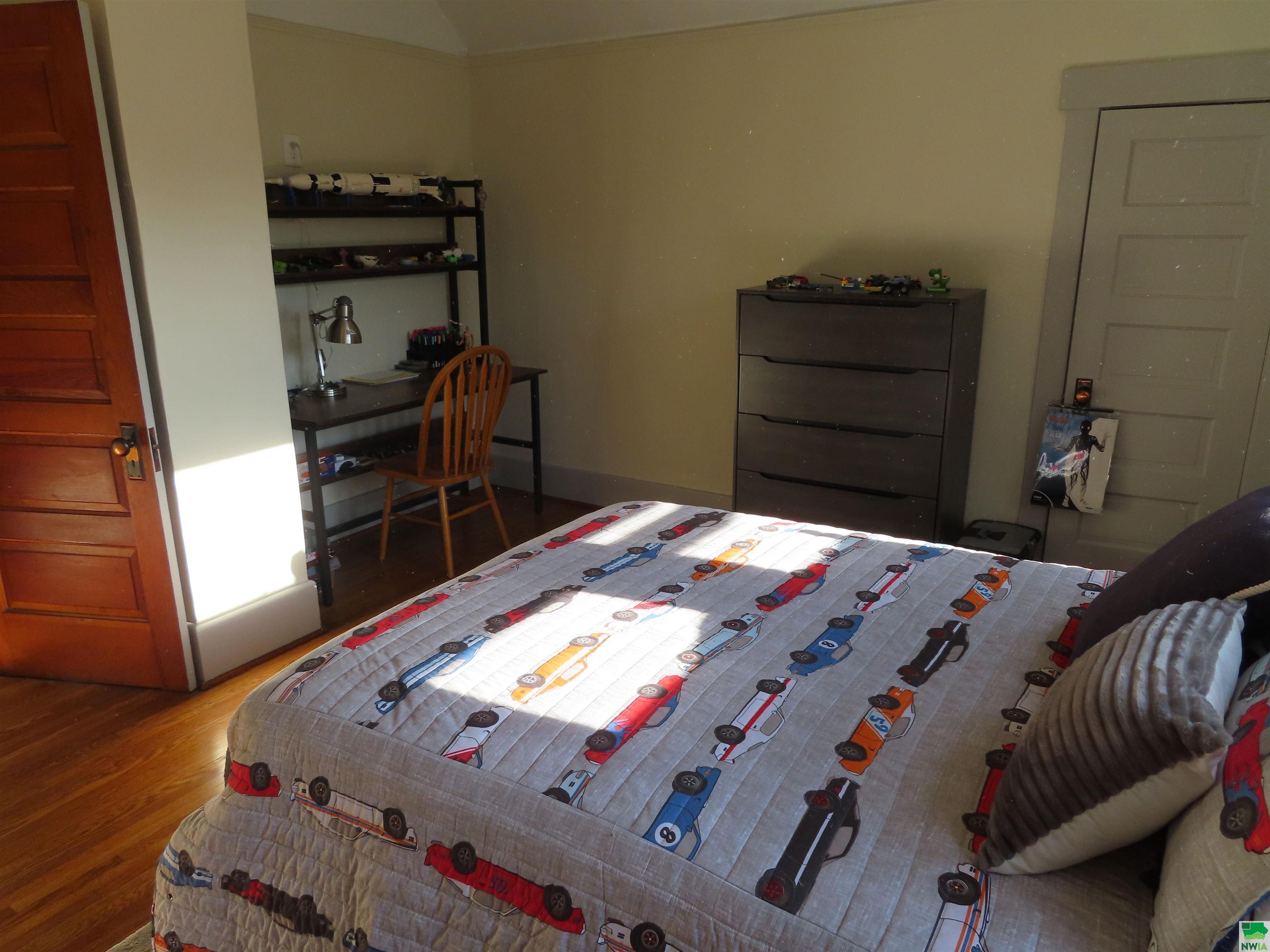 MLS #830095