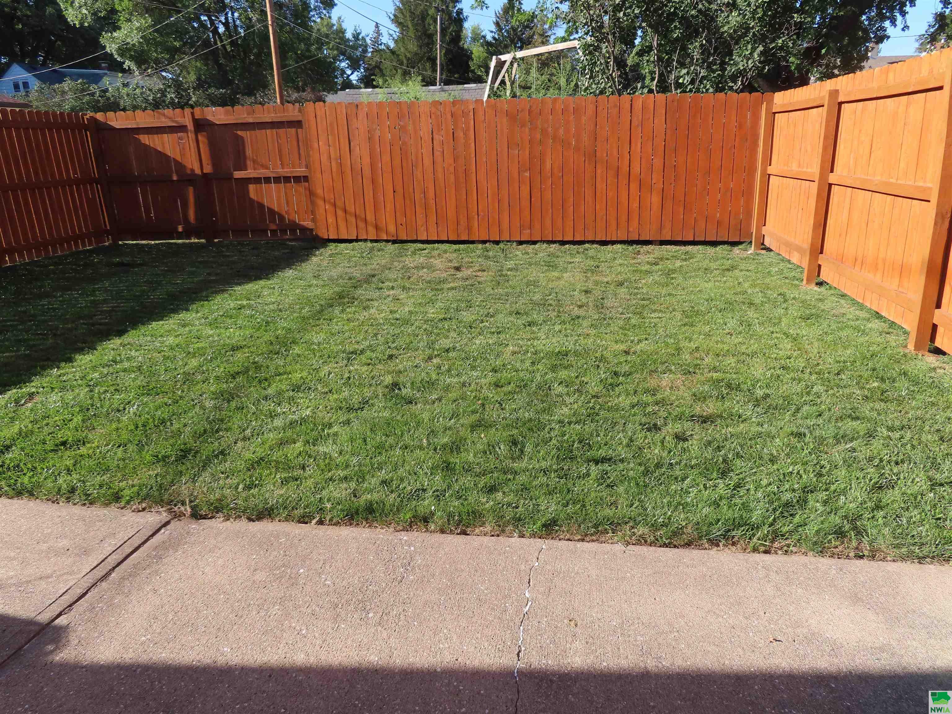 MLS #830095