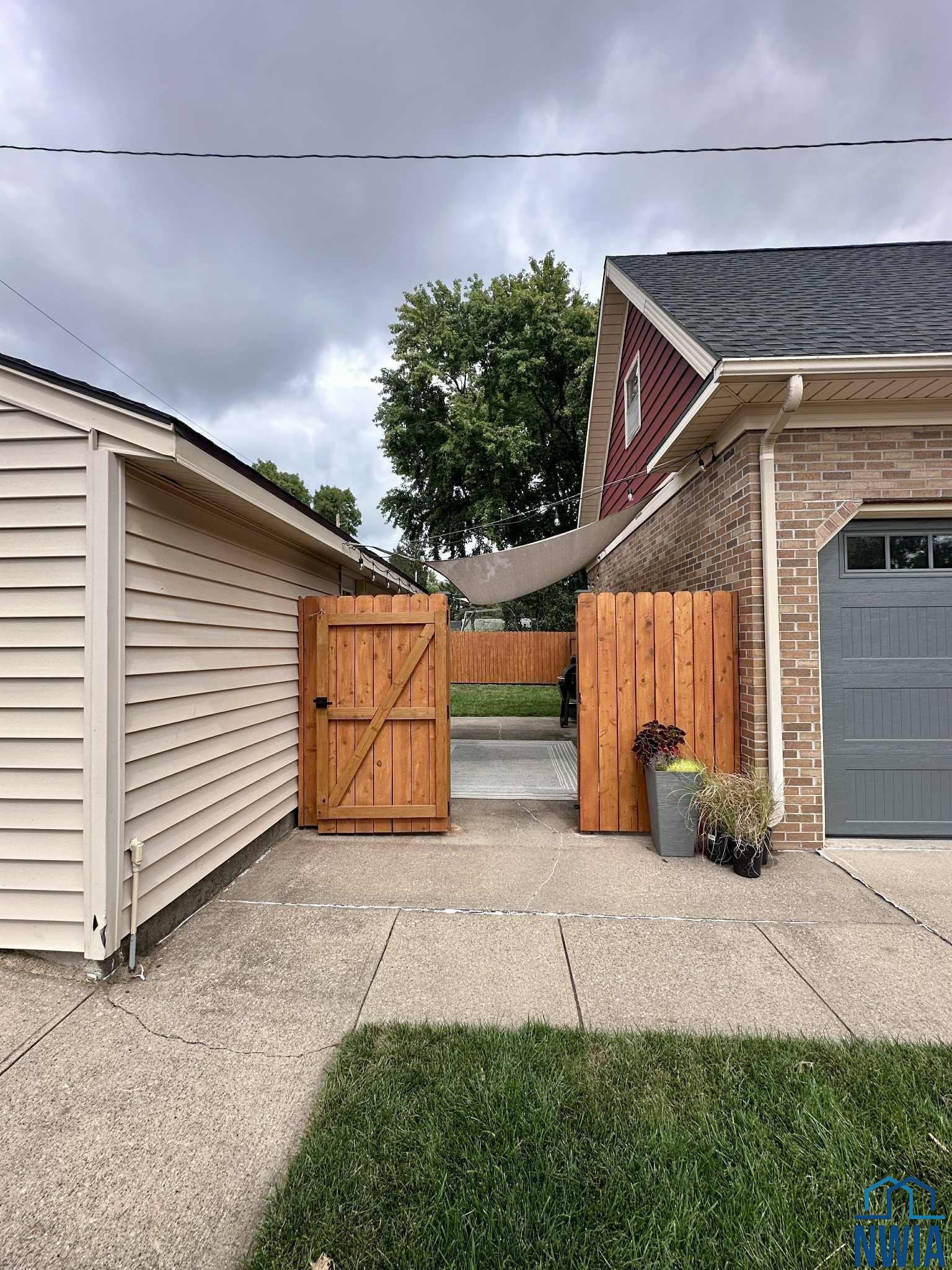 MLS #830095