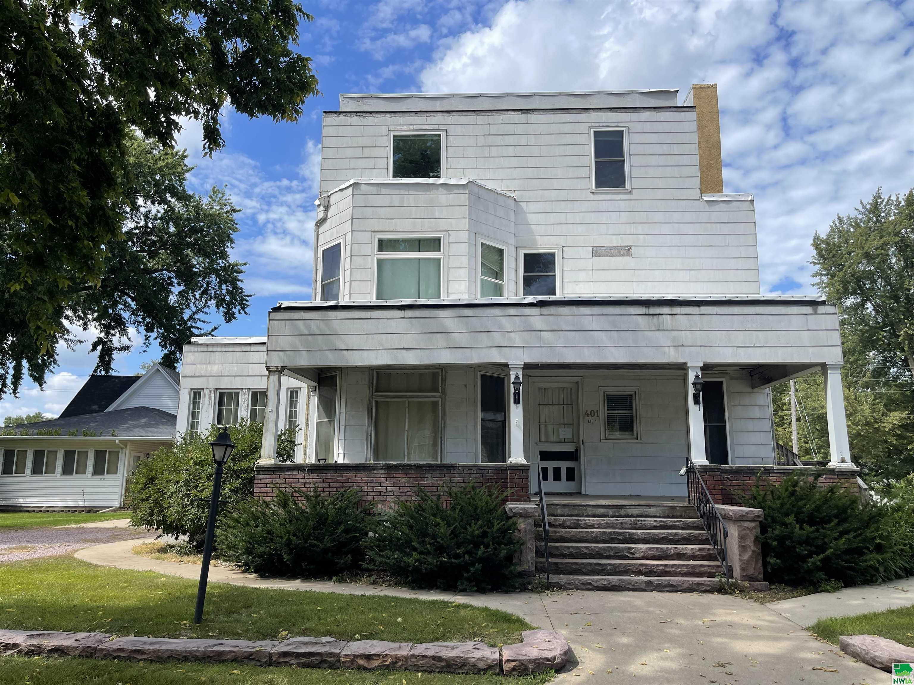 401 CENTRAL AVE SW, LeMars, IA 51031 
