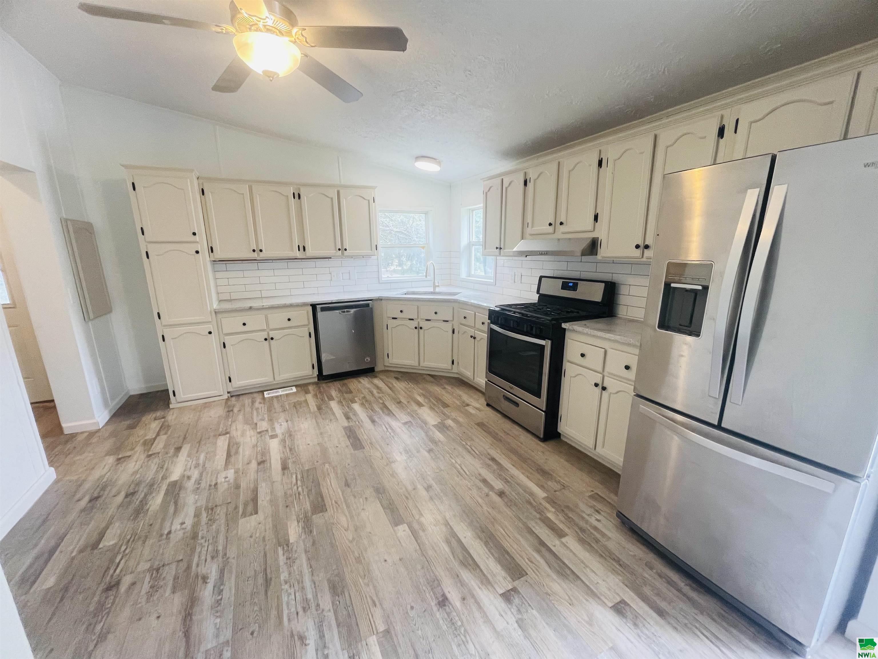 MLS #830099