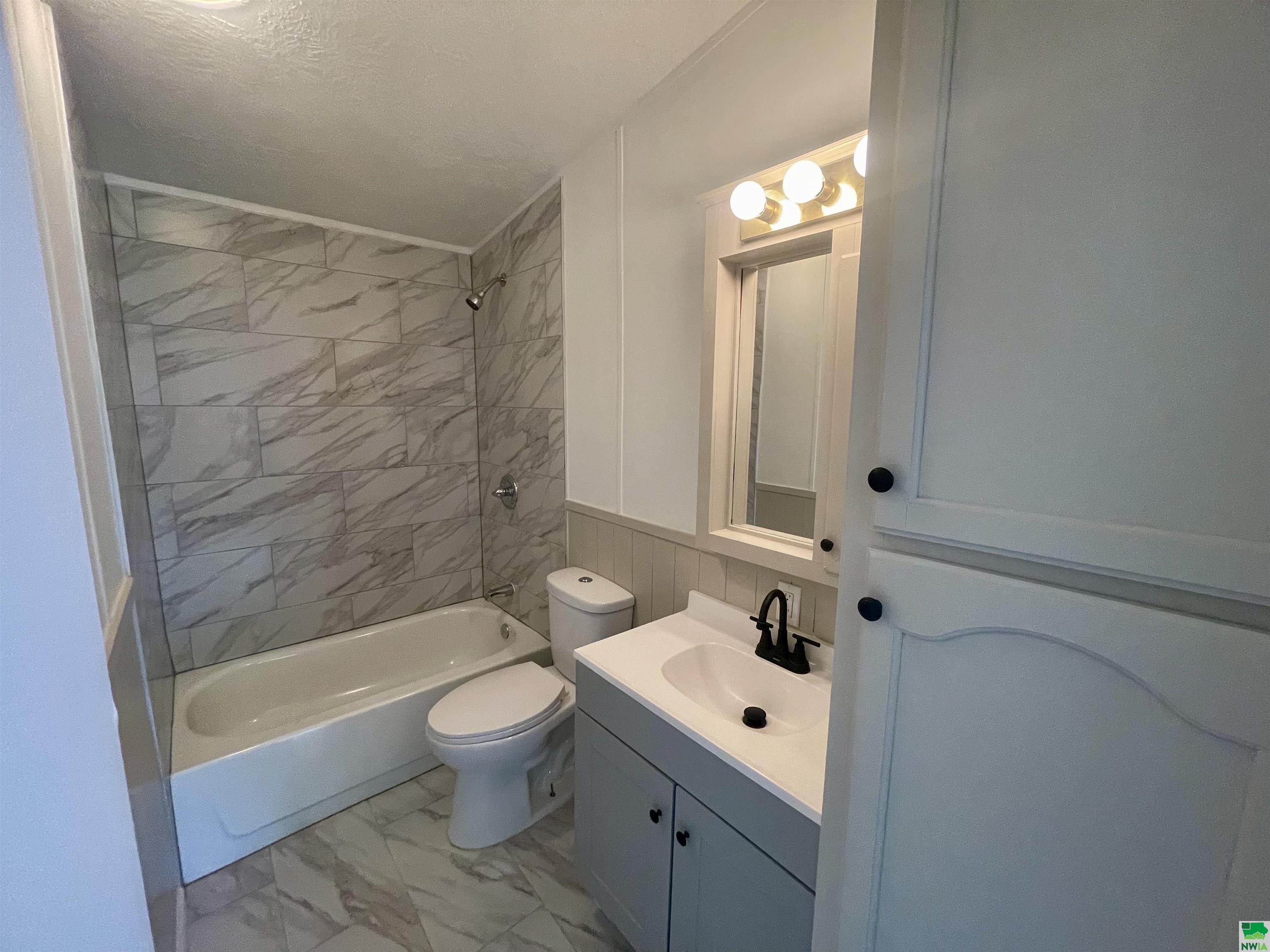 MLS #830099