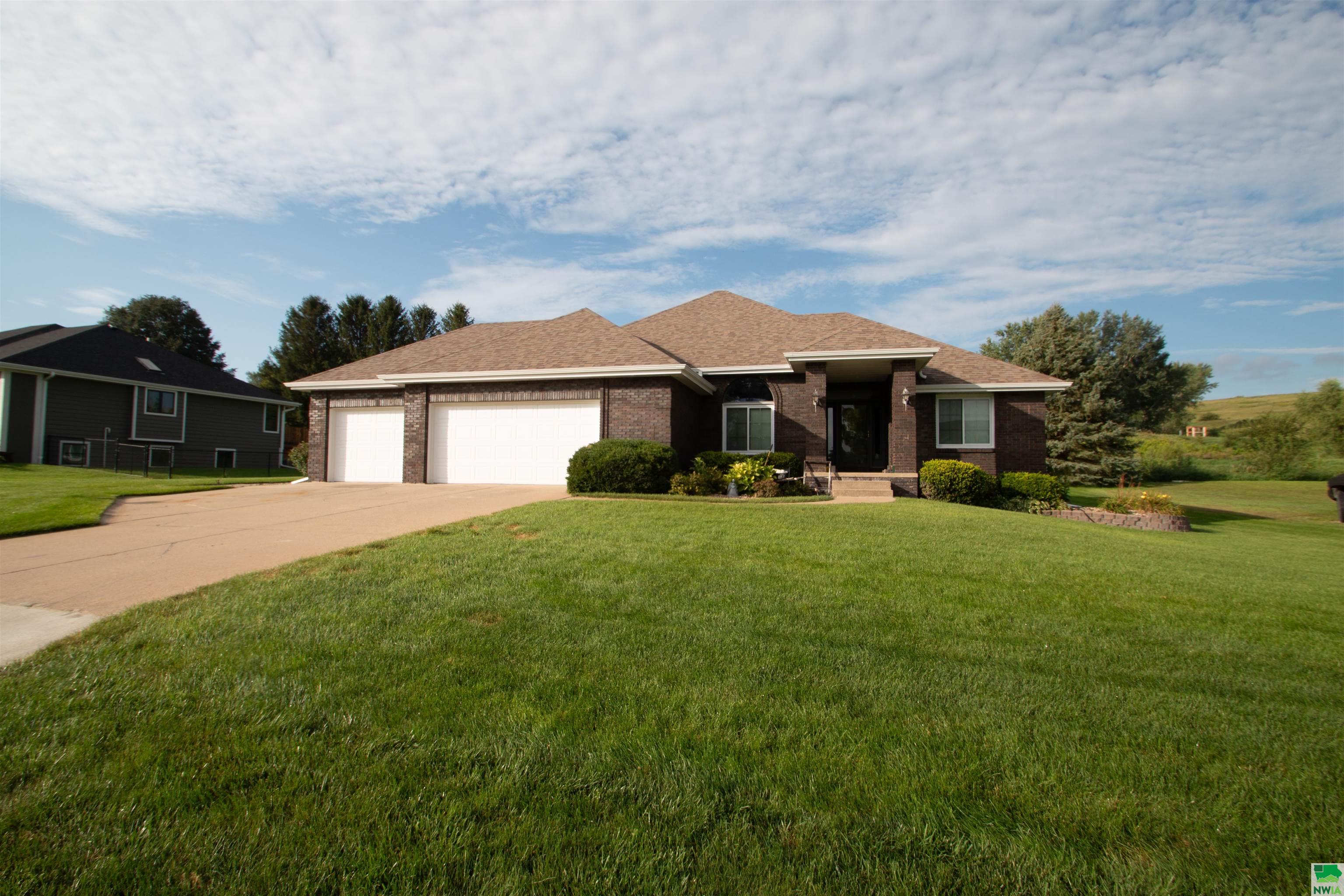 939 Springbrook Drive, Hinton, IA 51024 