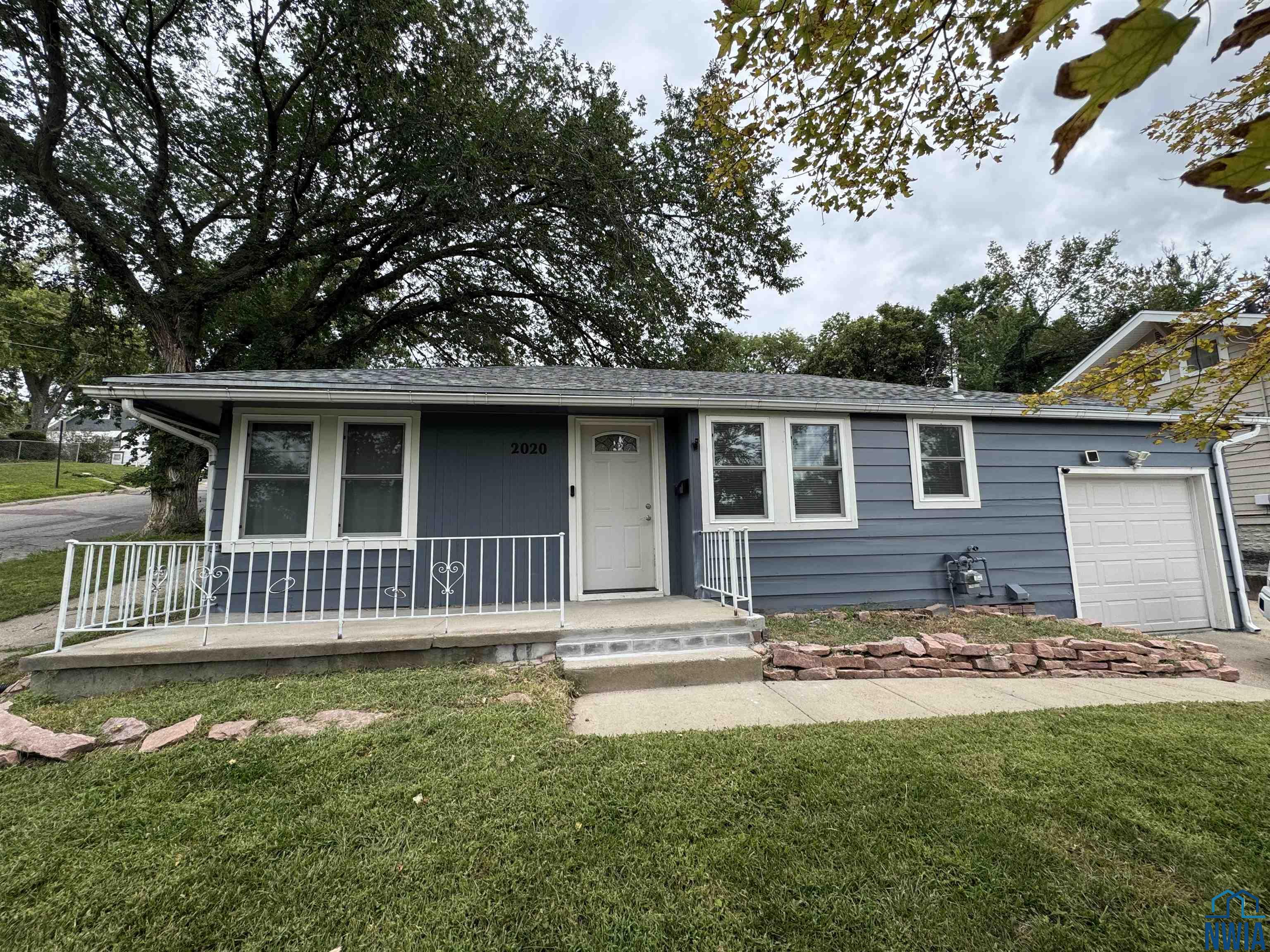 2020 McDonald St, Sioux City, IA 51104 