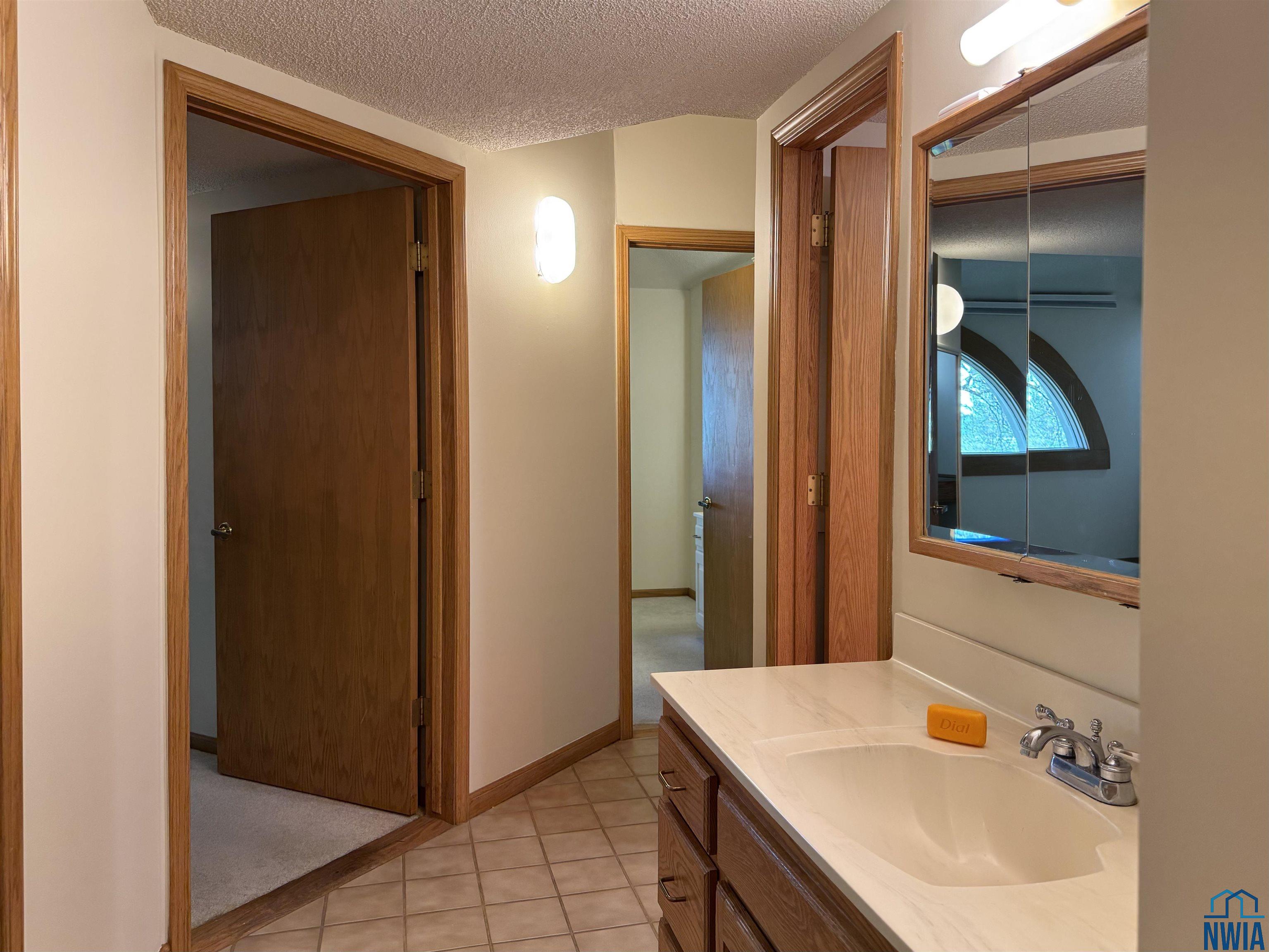 MLS #830132