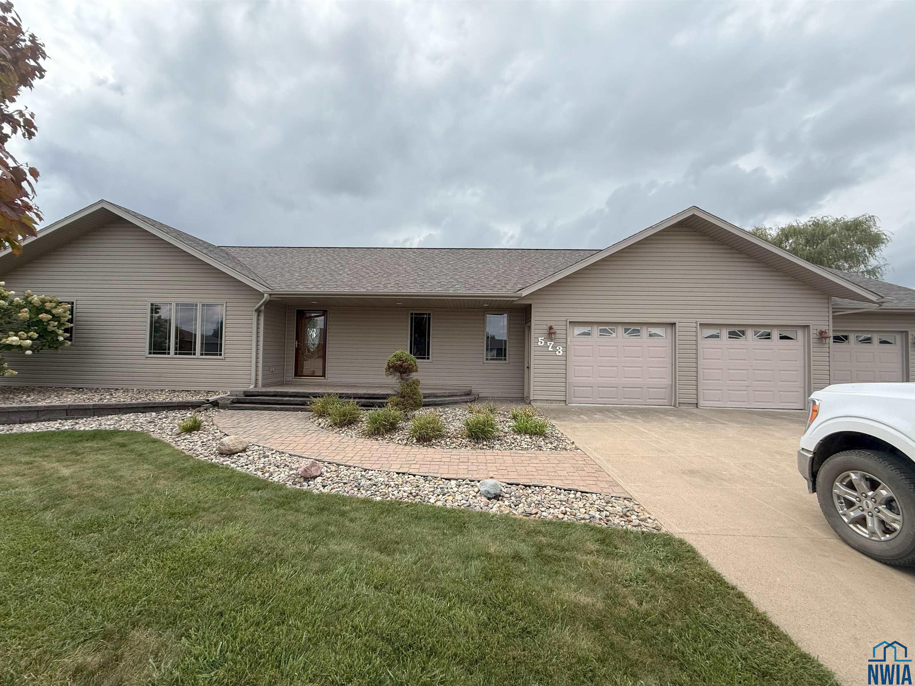573 14th St SE						  						 , Sioux Center						 , IA						  51250						  