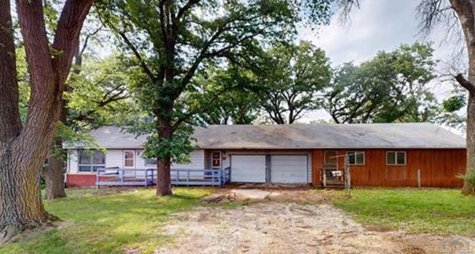 1521 600th, Cherokee, IA 51012 