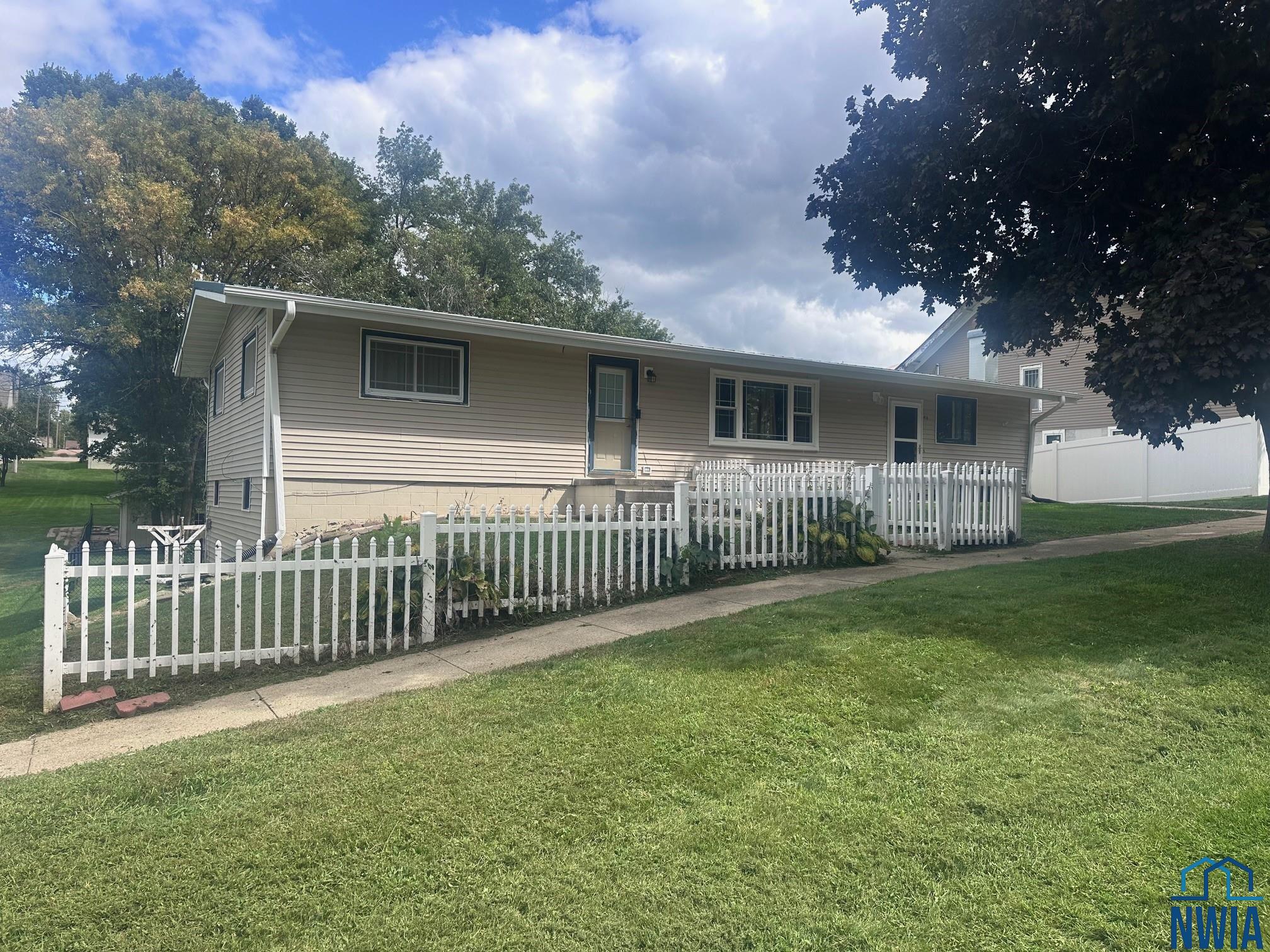 MLS #830198