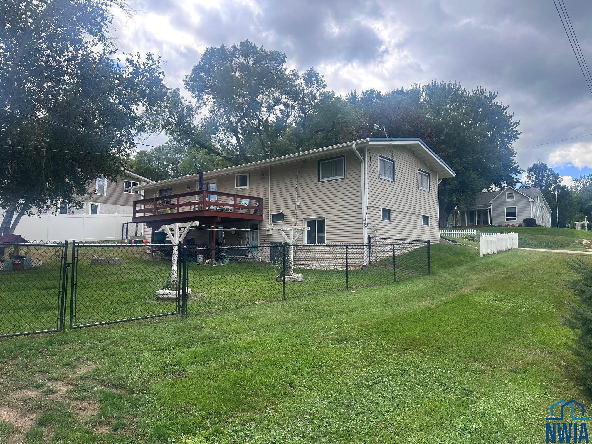 MLS #830198