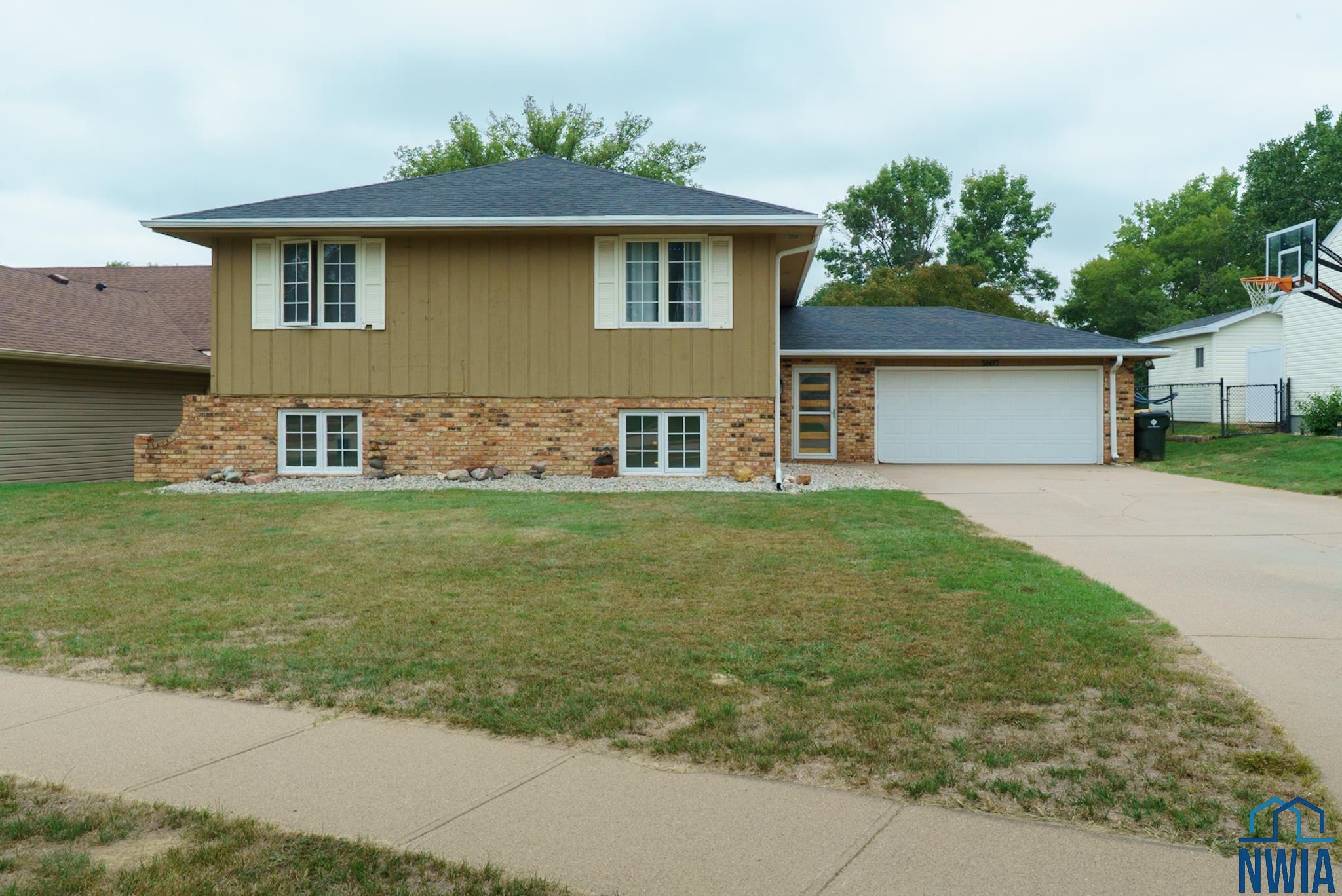 3607 Juniper Court, Sioux City, IA 51106 